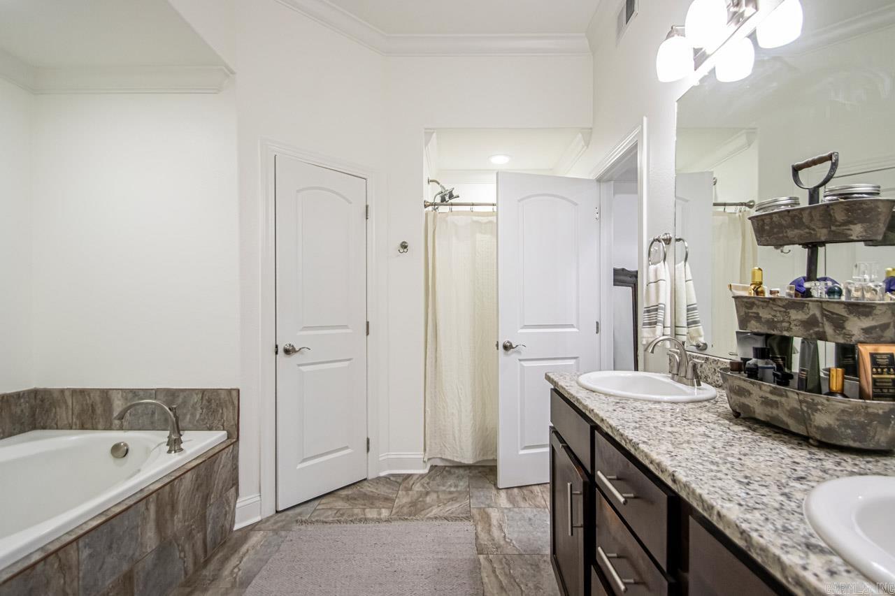 COUNTRY CLUB OF ARK THE - Residential