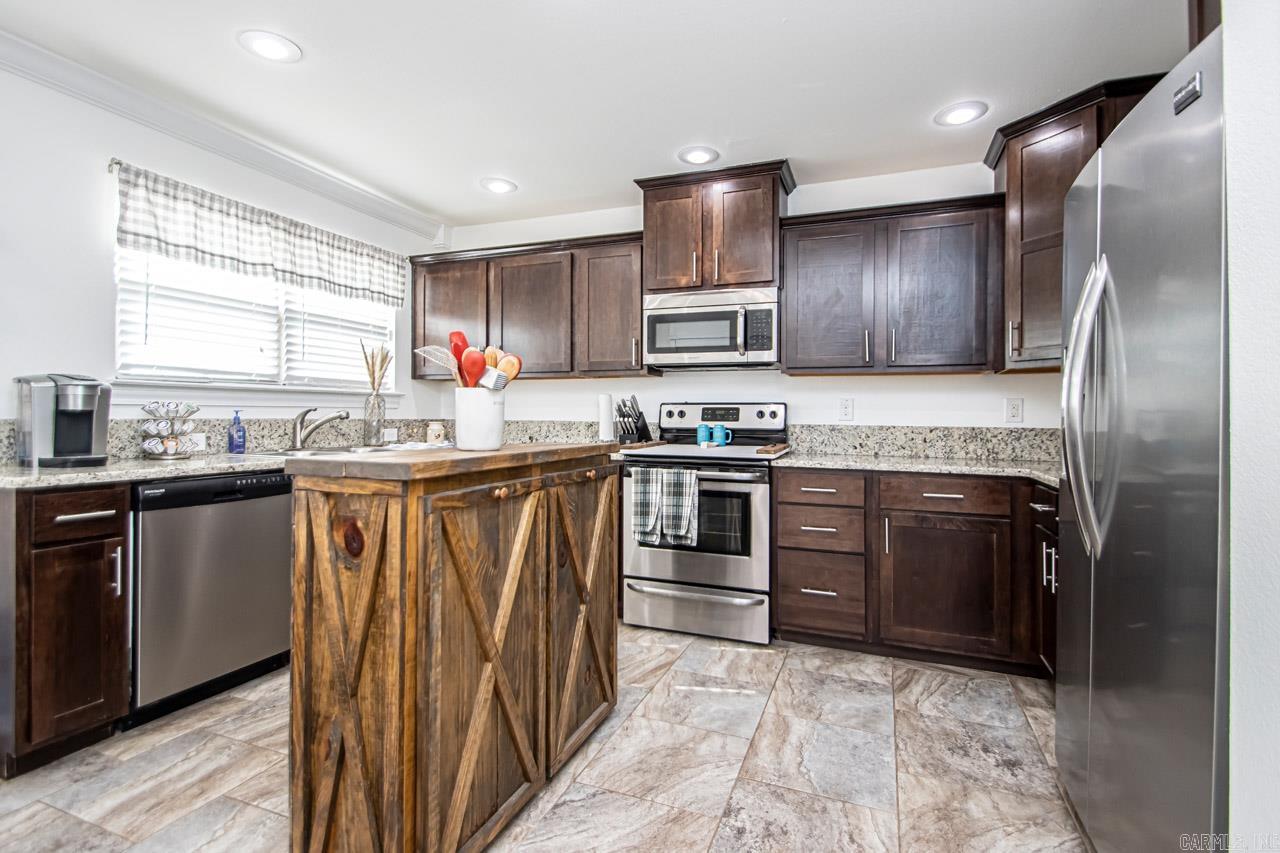 COUNTRY CLUB OF ARK THE - Residential