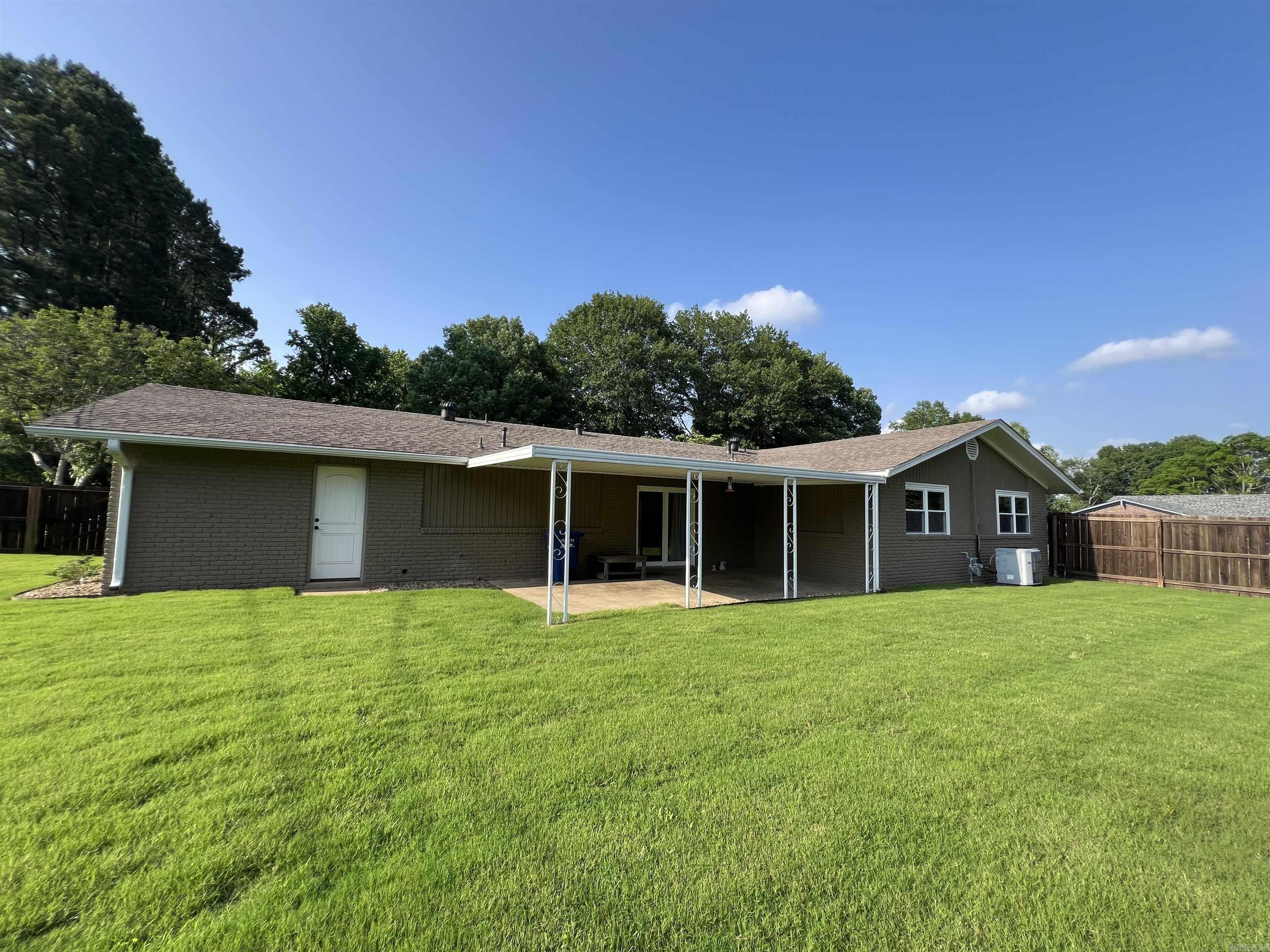 WEST GATE - Residential