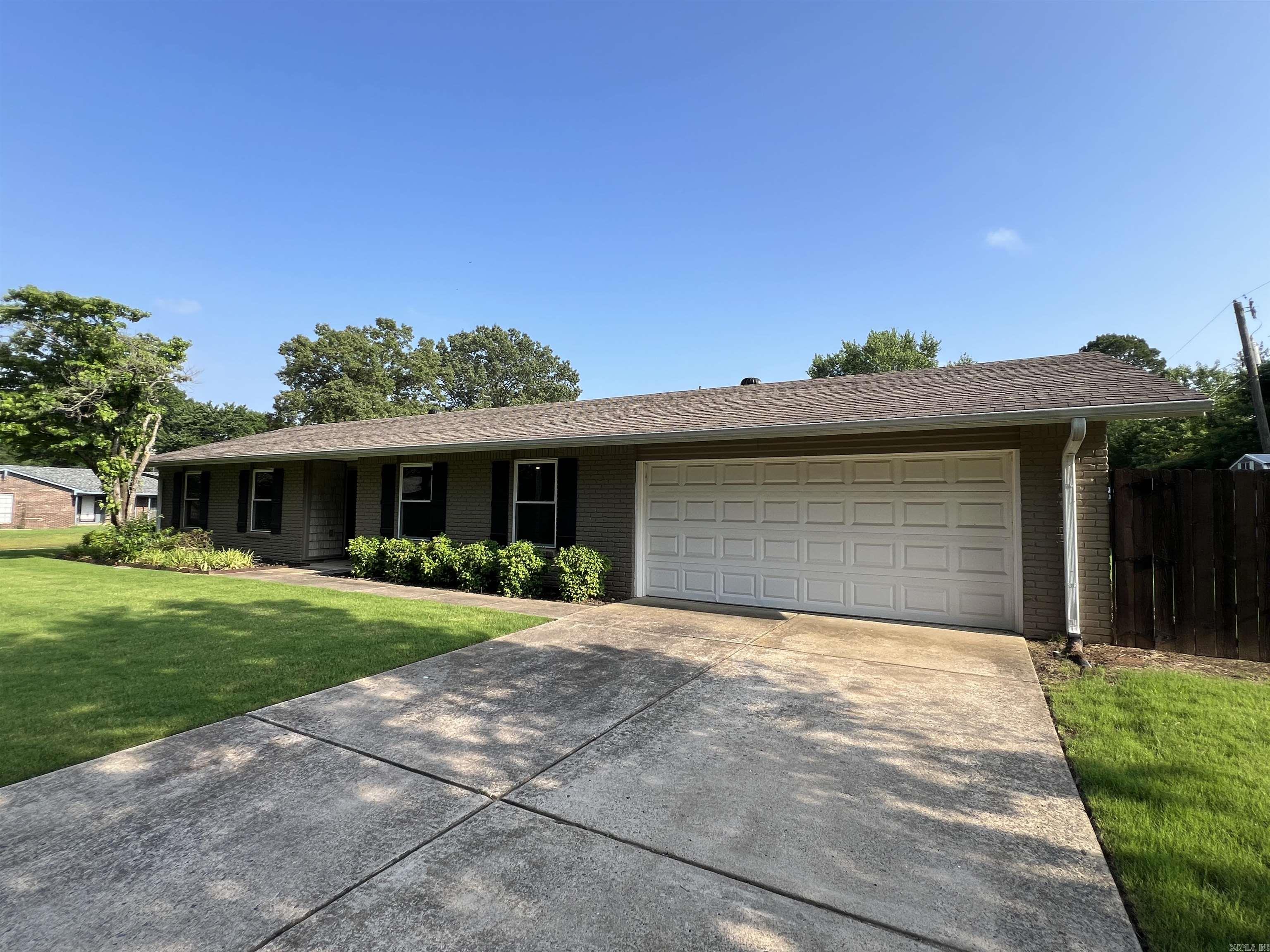 WEST GATE - Residential