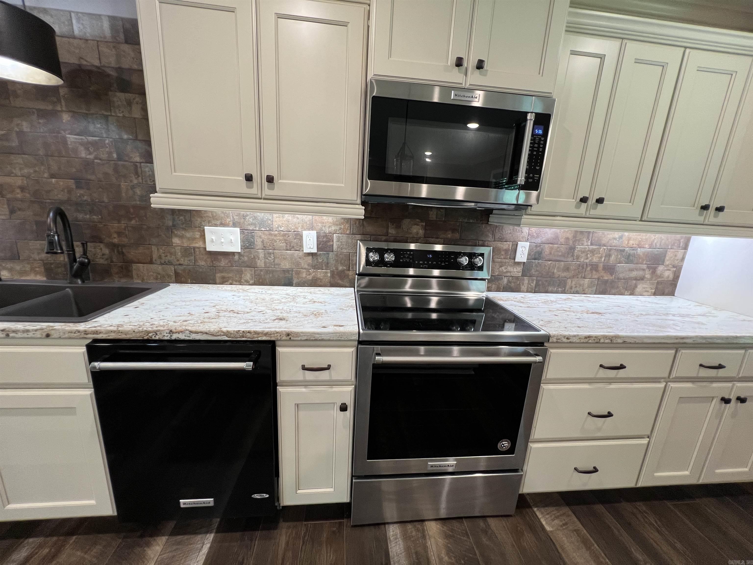 WEST GATE - Residential