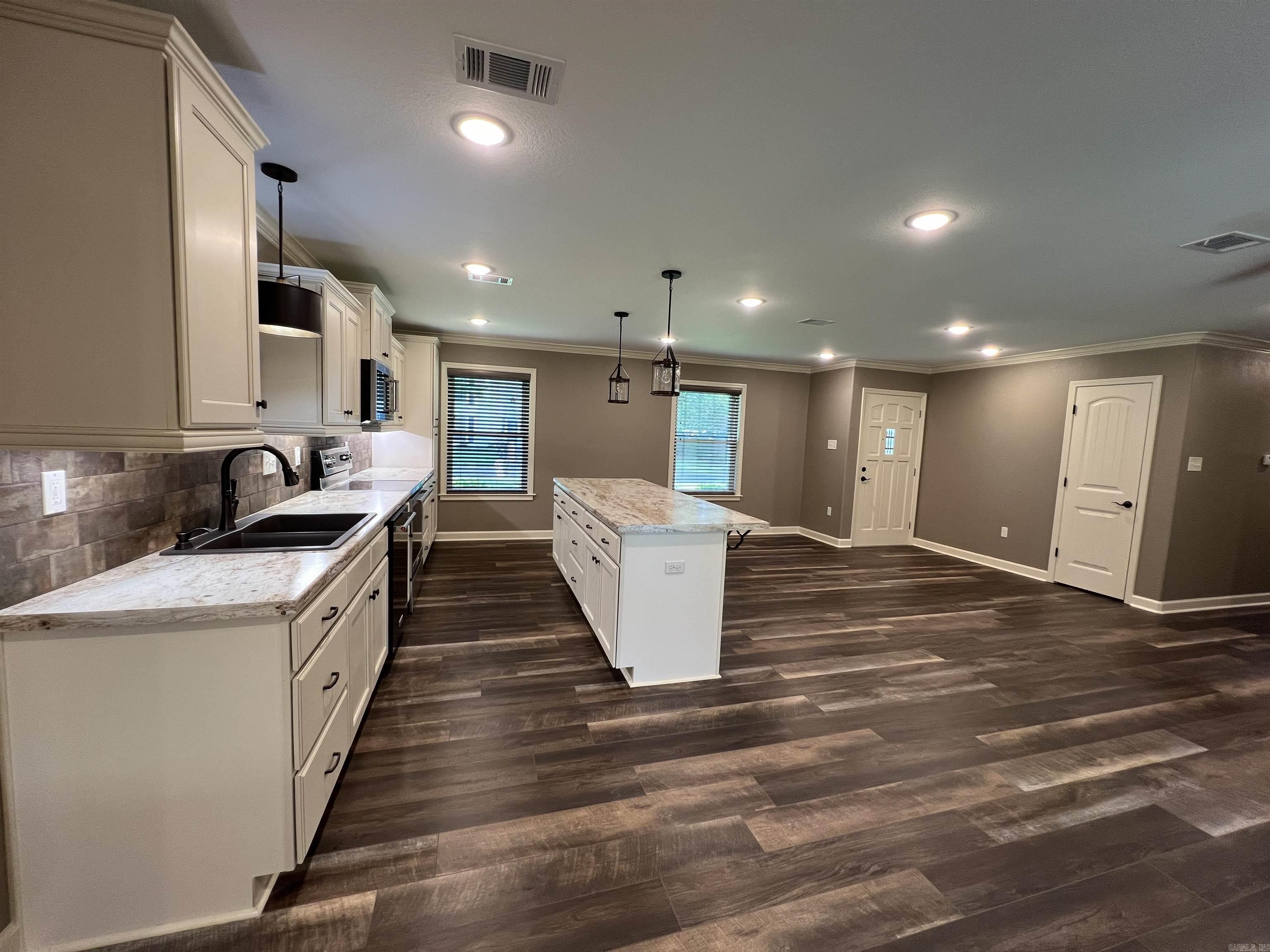 WEST GATE - Residential