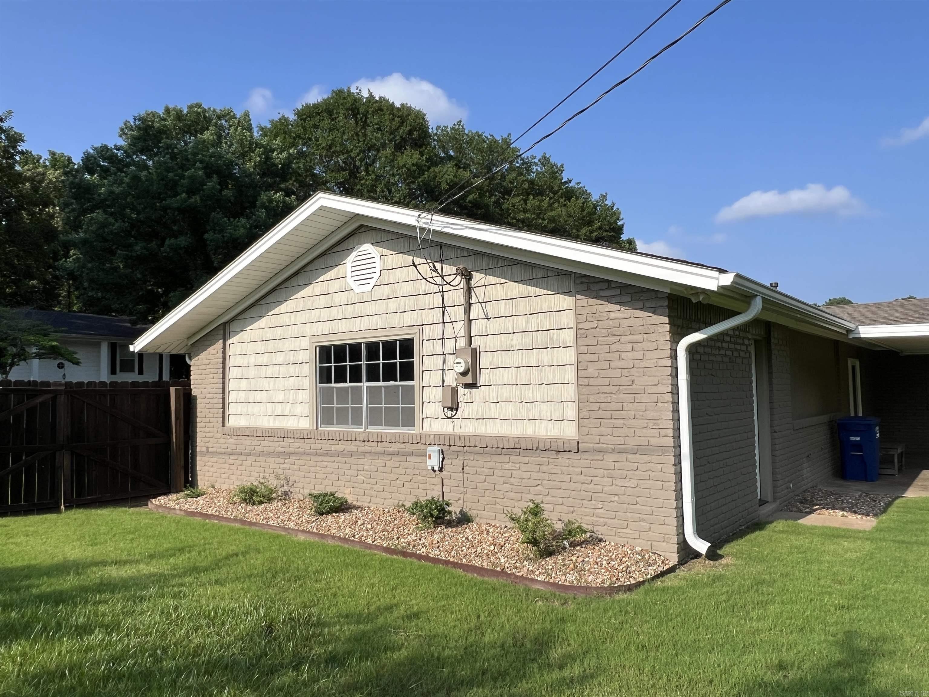 WEST GATE - Residential