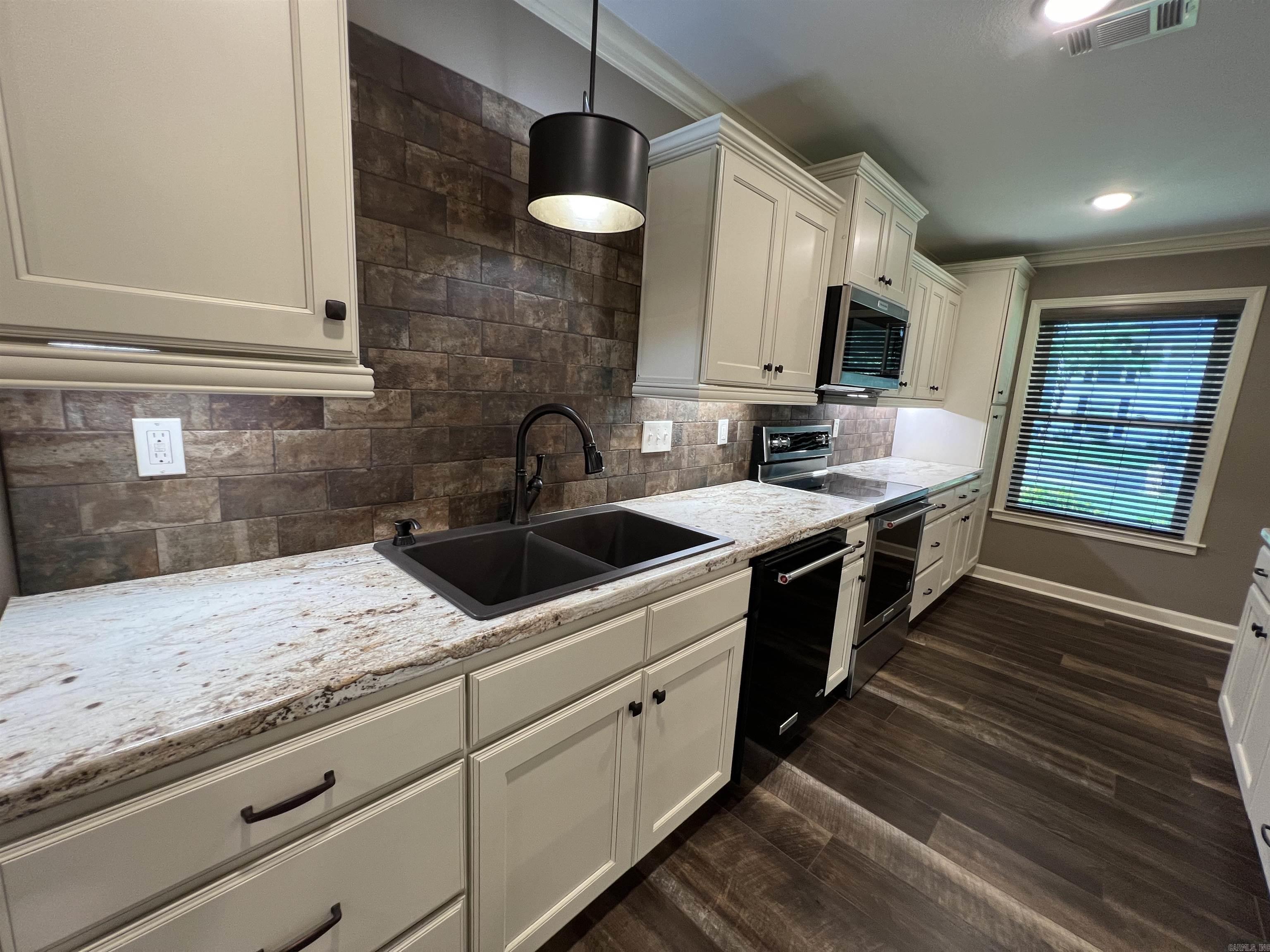 WEST GATE - Residential