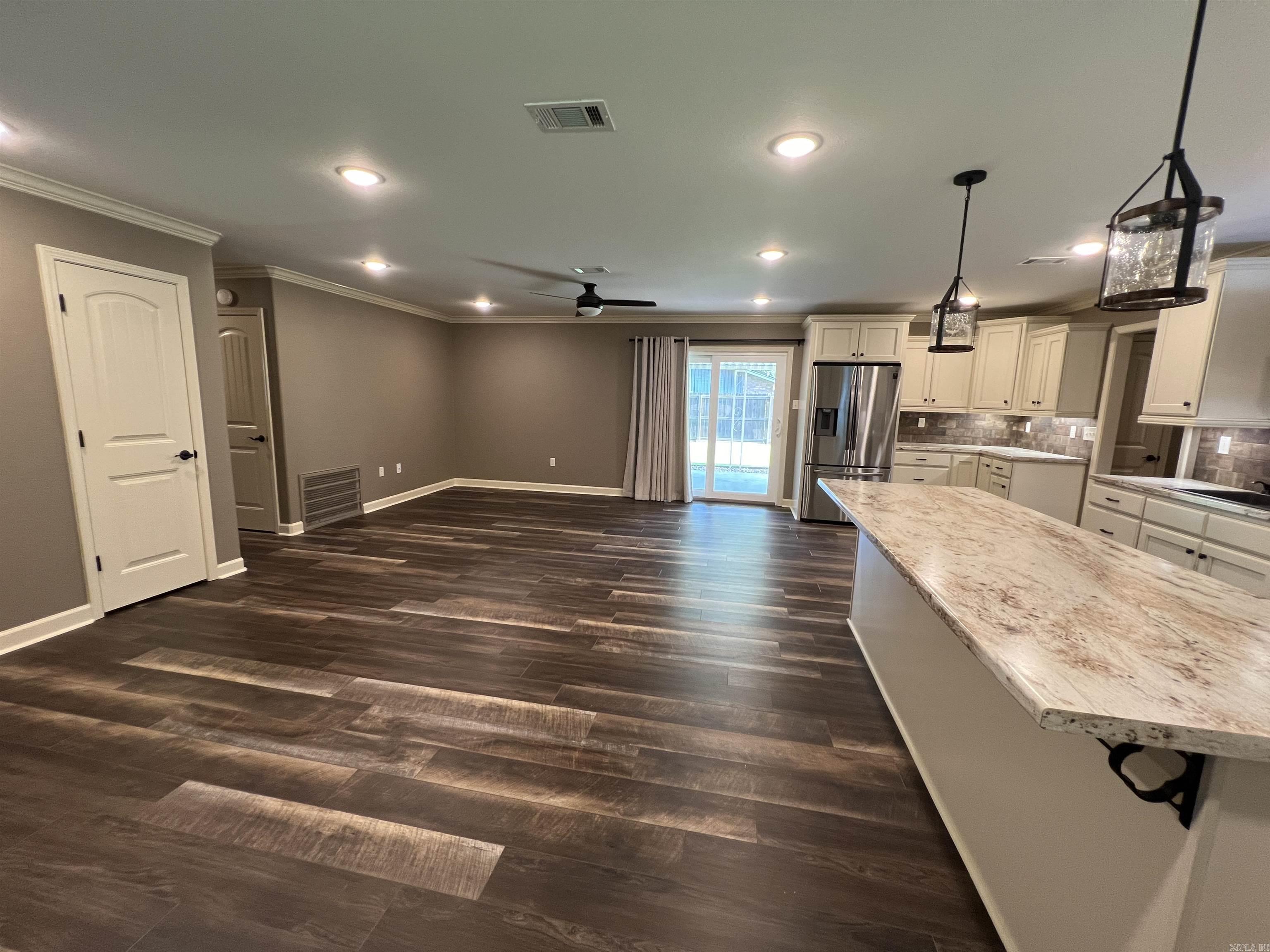 WEST GATE - Residential