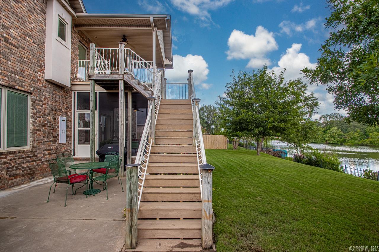 WALNUT POINTE NORTHLAKE SUBDIVIS - Residential