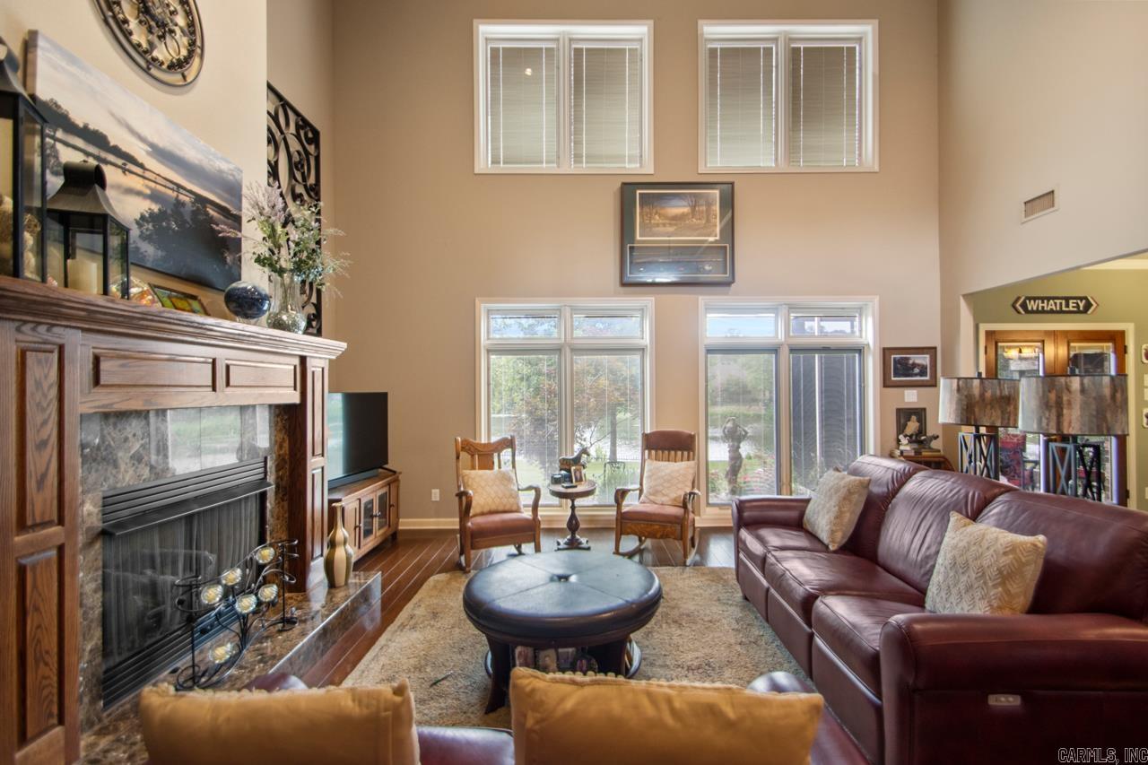 WALNUT POINTE NORTHLAKE SUBDIVIS - Residential