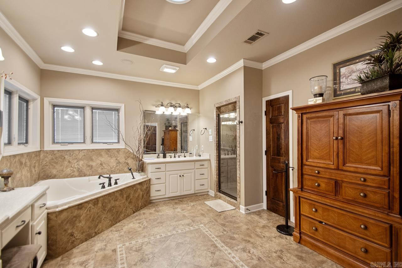 WALNUT POINTE NORTHLAKE SUBDIVIS - Residential