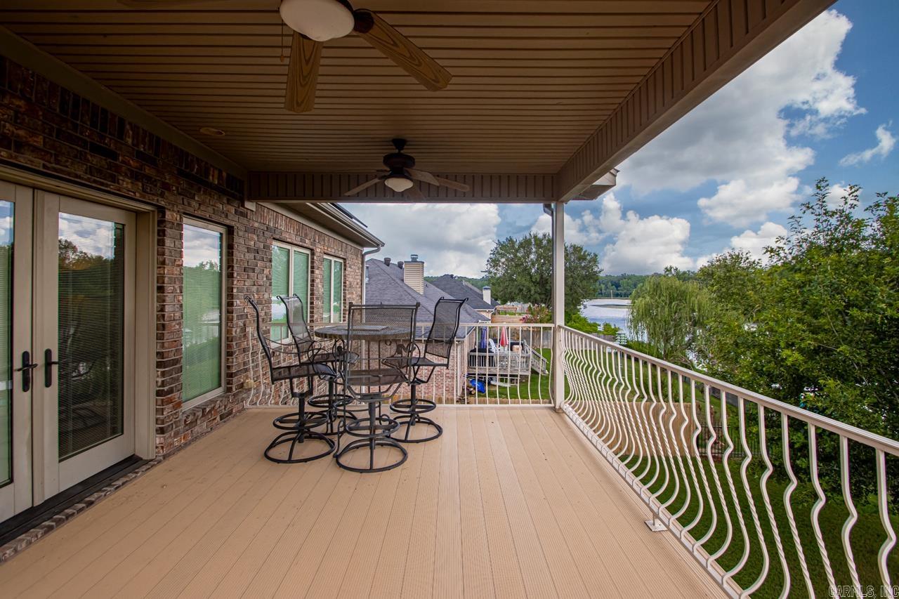 WALNUT POINTE NORTHLAKE SUBDIVIS - Residential