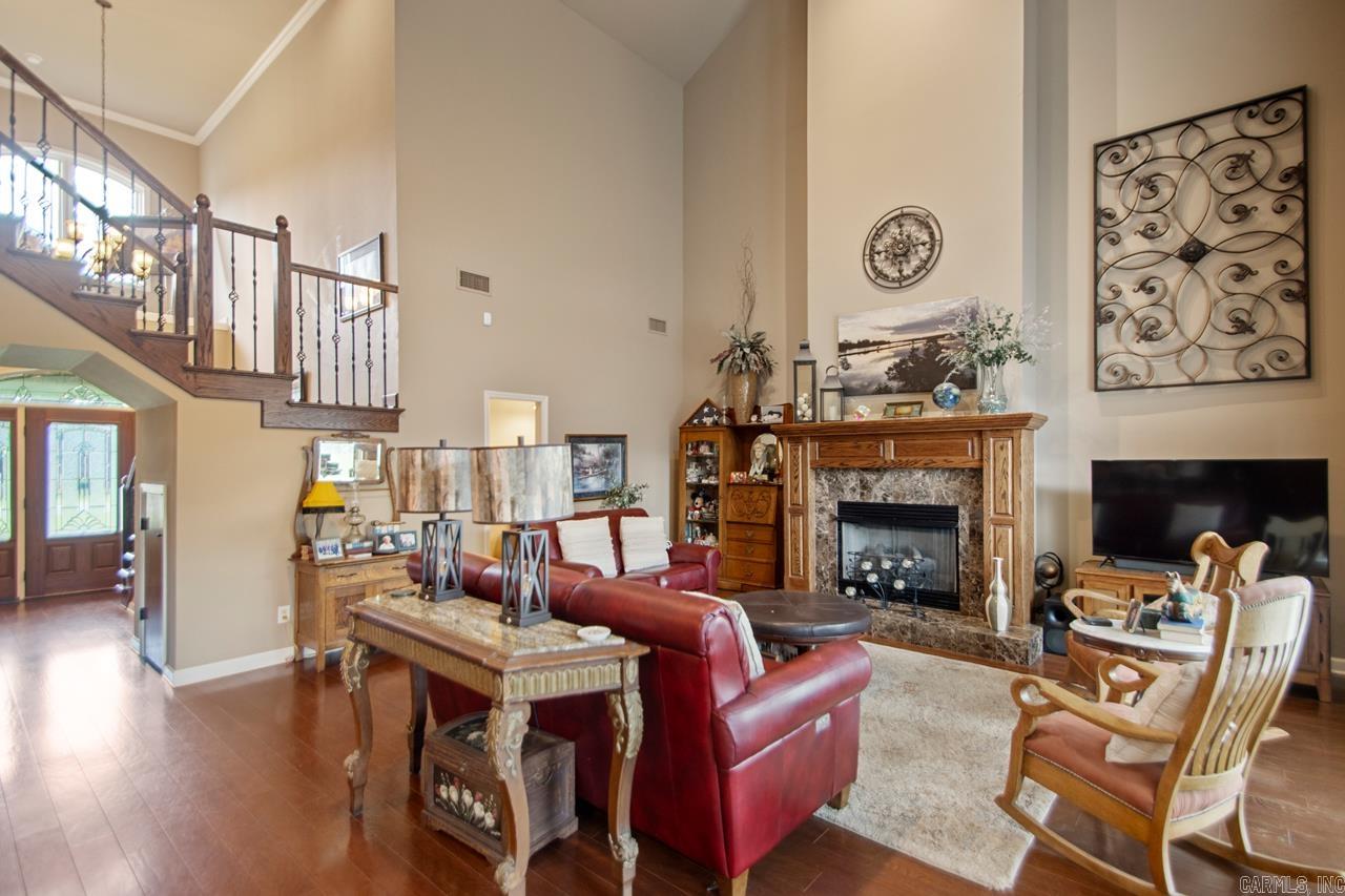 WALNUT POINTE NORTHLAKE SUBDIVIS - Residential