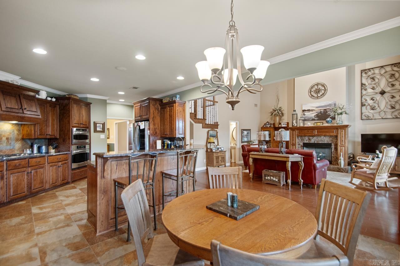 WALNUT POINTE NORTHLAKE SUBDIVIS - Residential