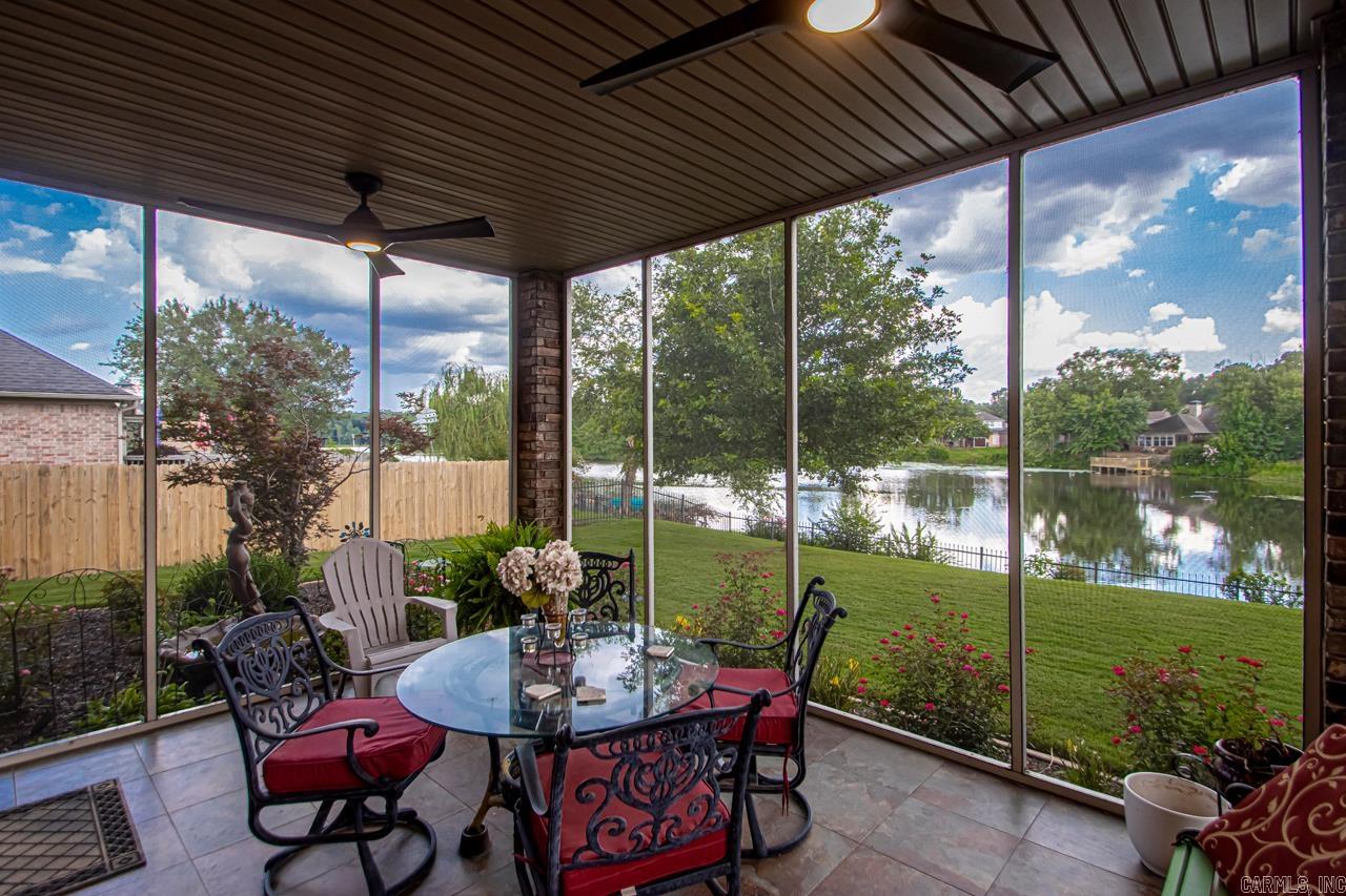 WALNUT POINTE NORTHLAKE SUBDIVIS - Residential