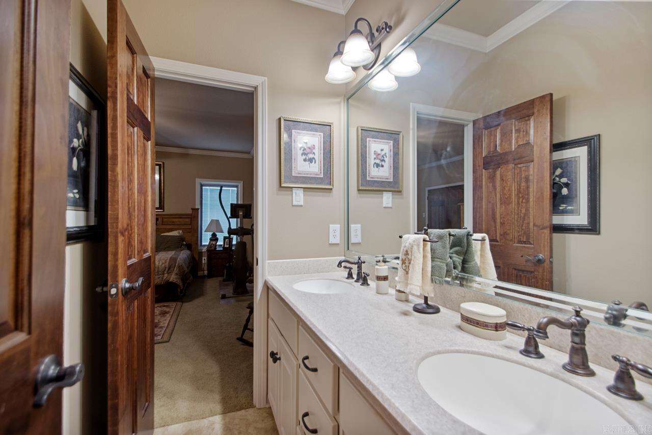 WALNUT POINTE NORTHLAKE SUBDIVIS - Residential