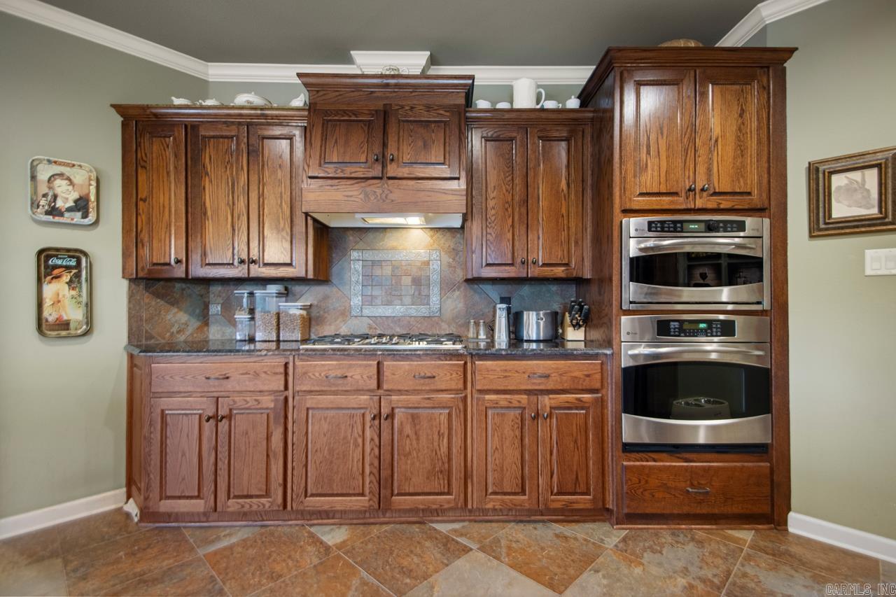 WALNUT POINTE NORTHLAKE SUBDIVIS - Residential