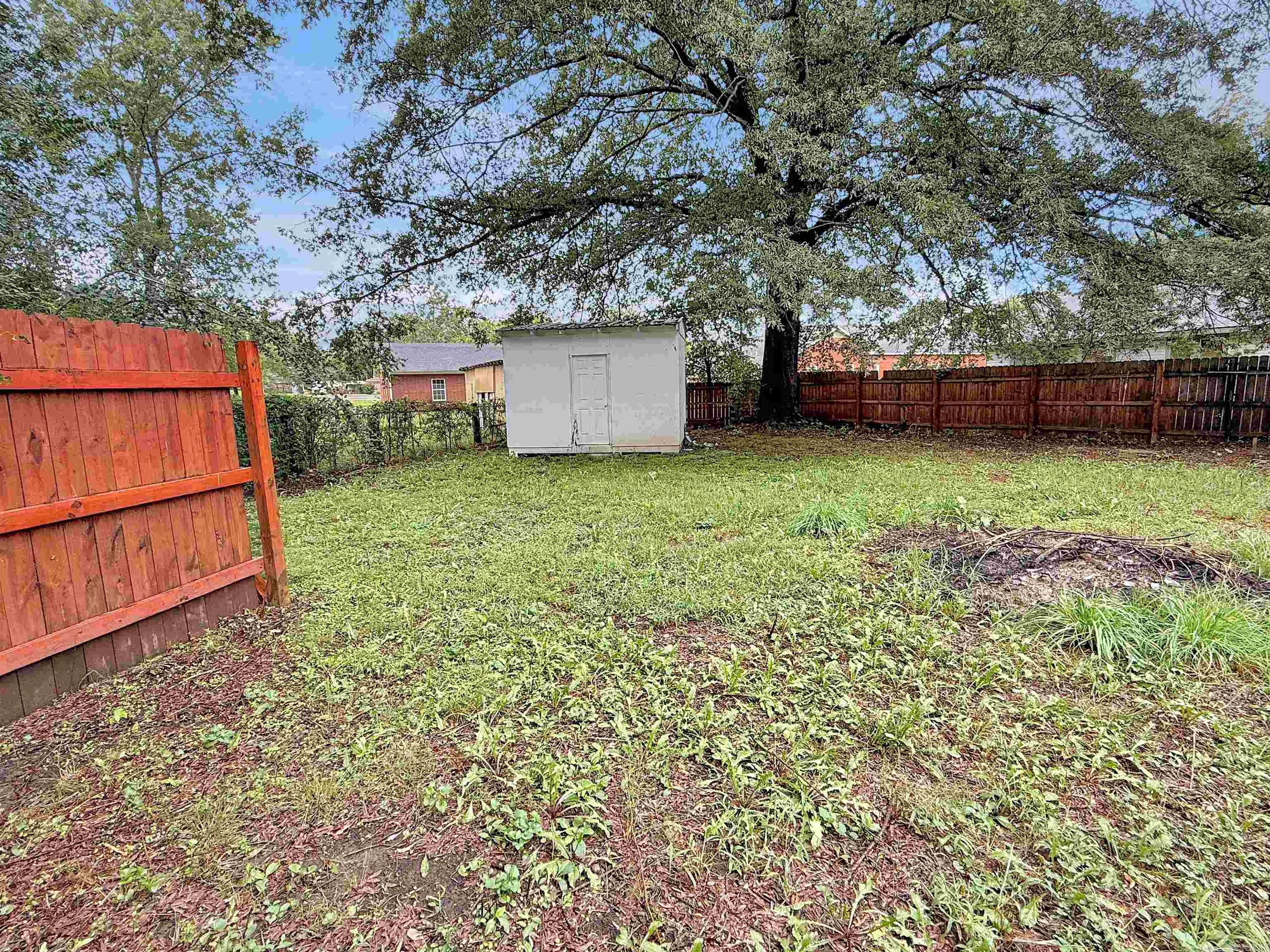 CAULKSVILLE - Residential