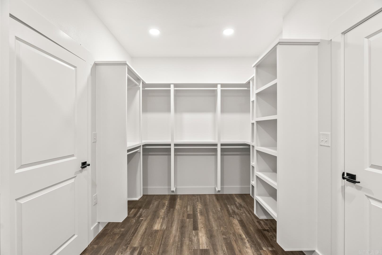 REPUBLICAN VALLEY ESTATES - Residential