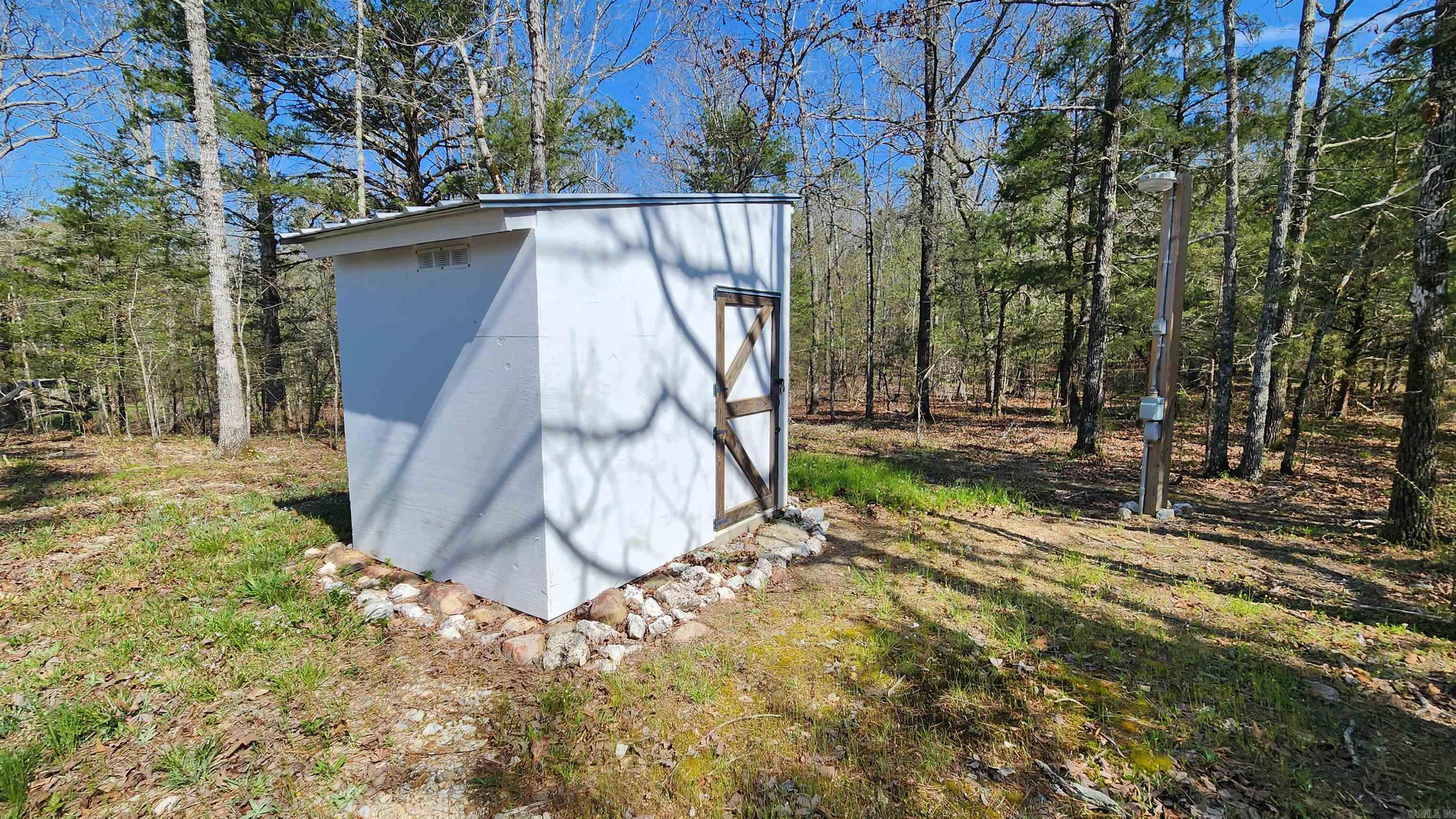 REVAS RETREAT - Land