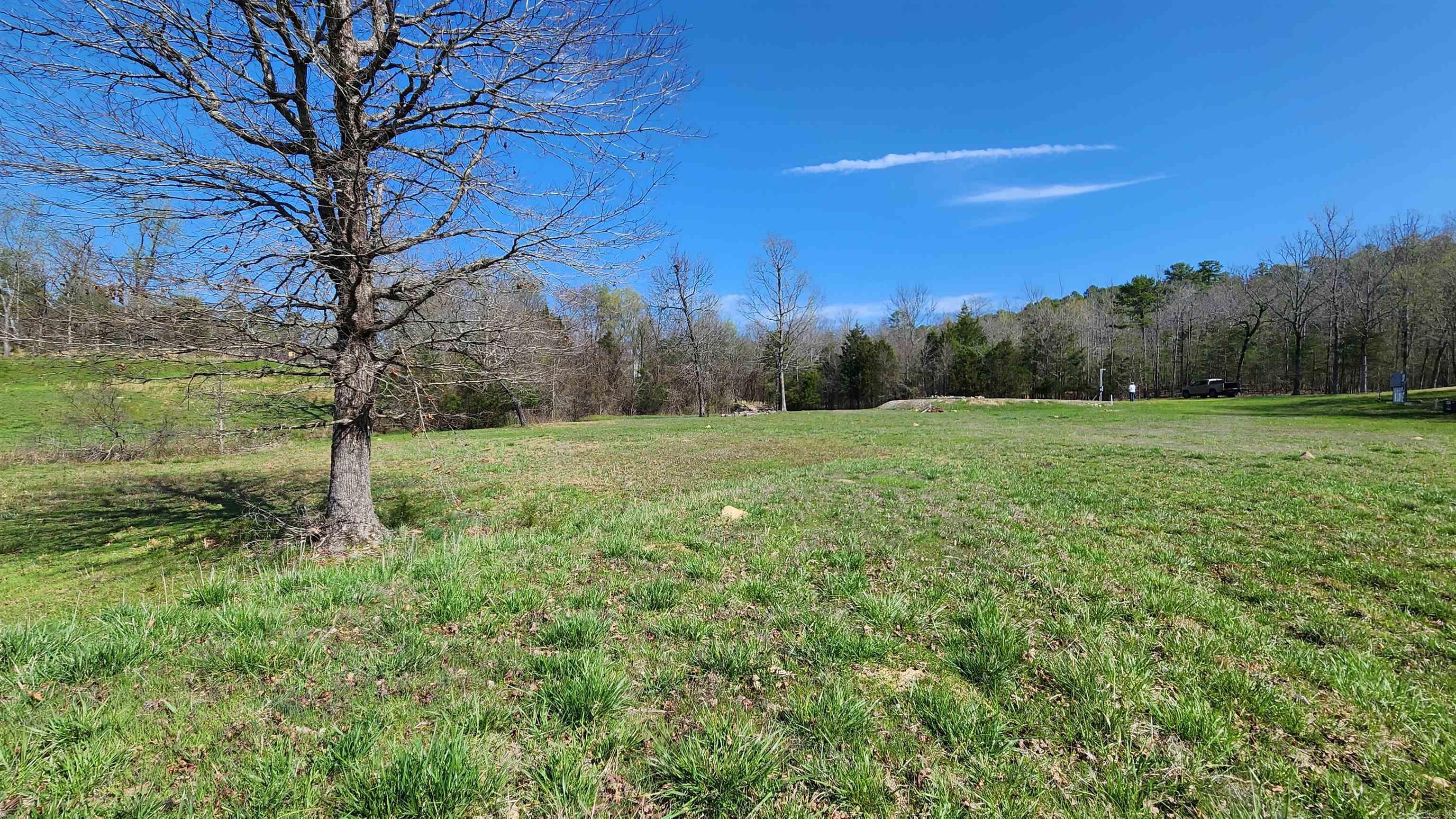 REVAS RETREAT - Land