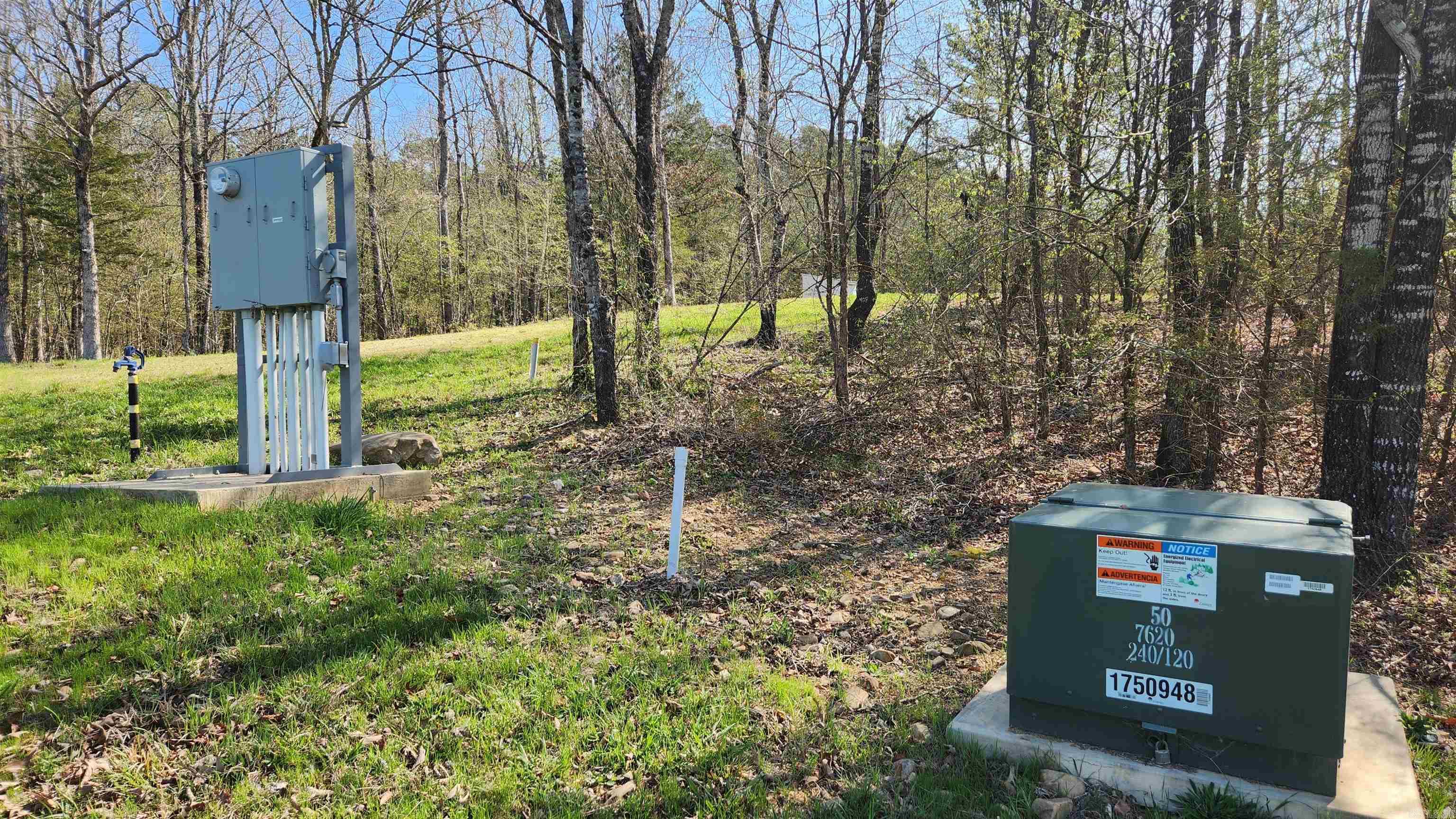 REVAS RETREAT - Land