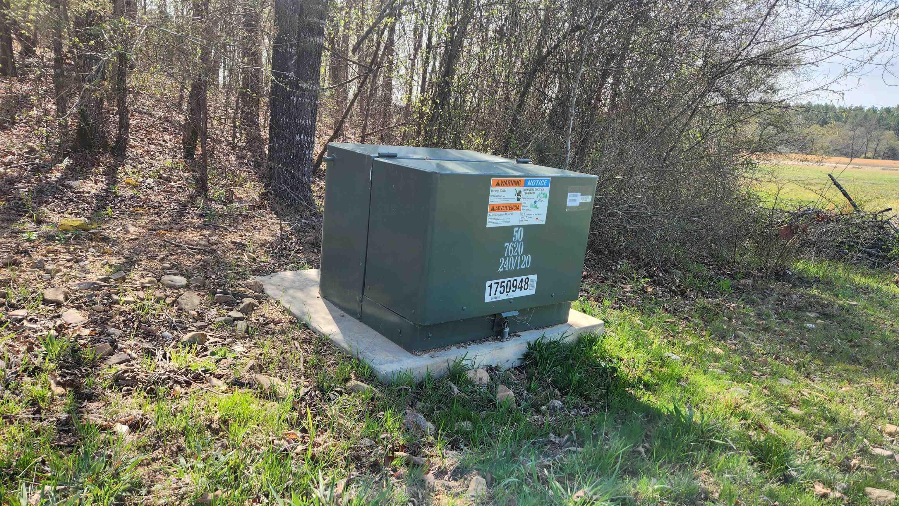 REVAS RETREAT - Land