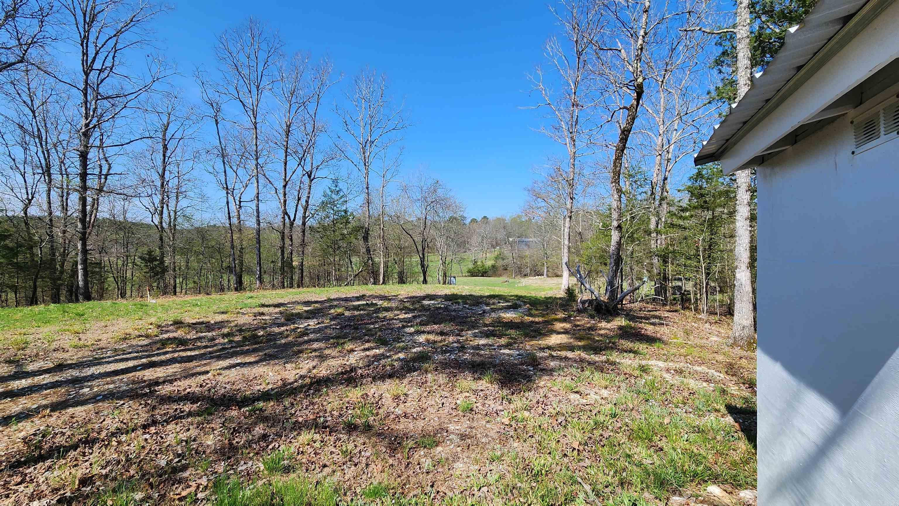 REVAS RETREAT - Land