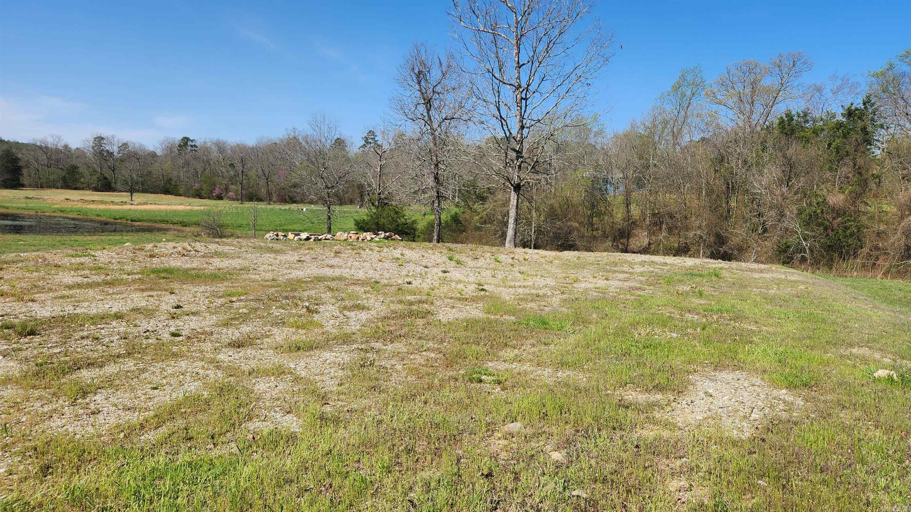 REVAS RETREAT - Land