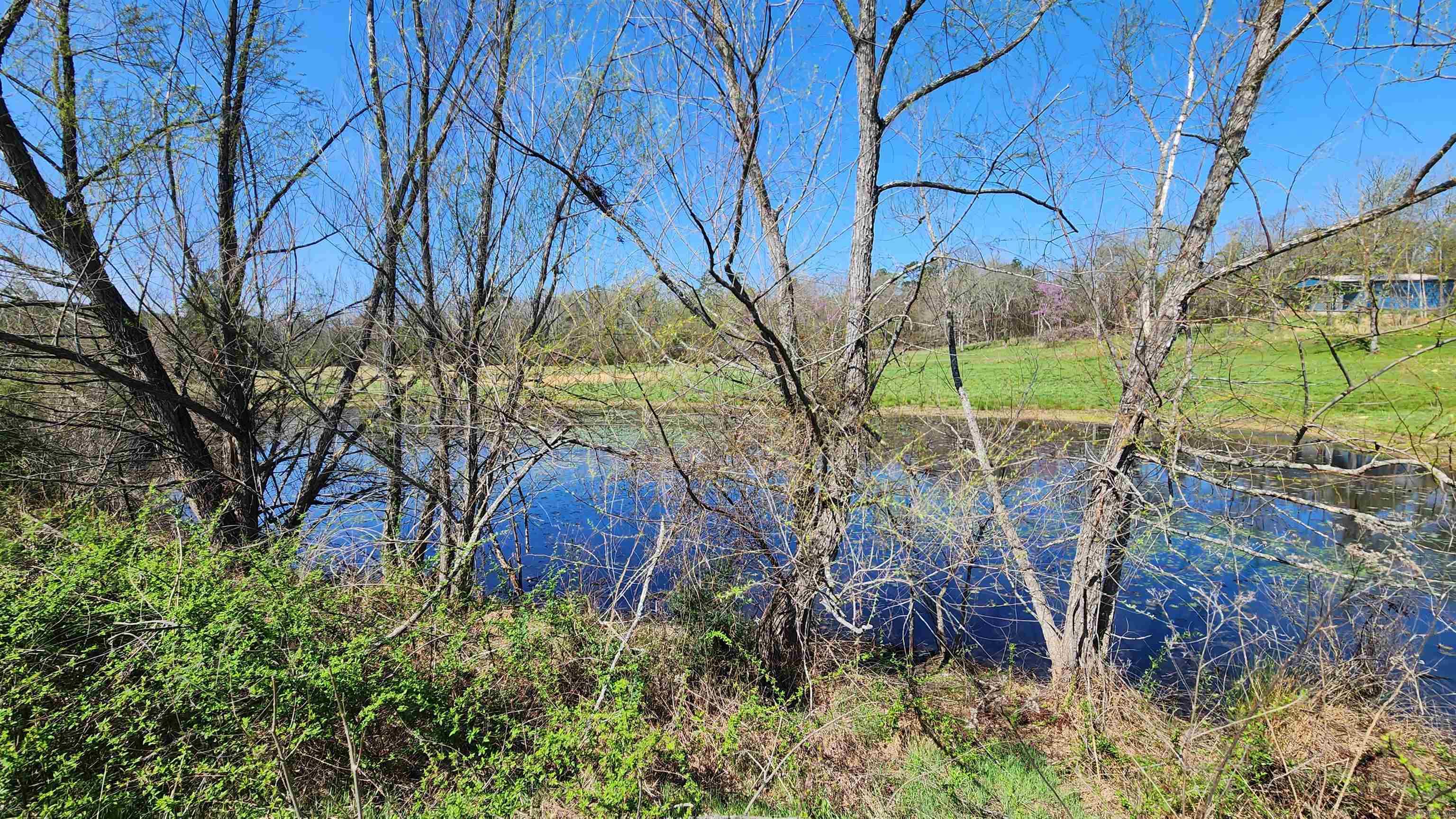 REVAS RETREAT - Land