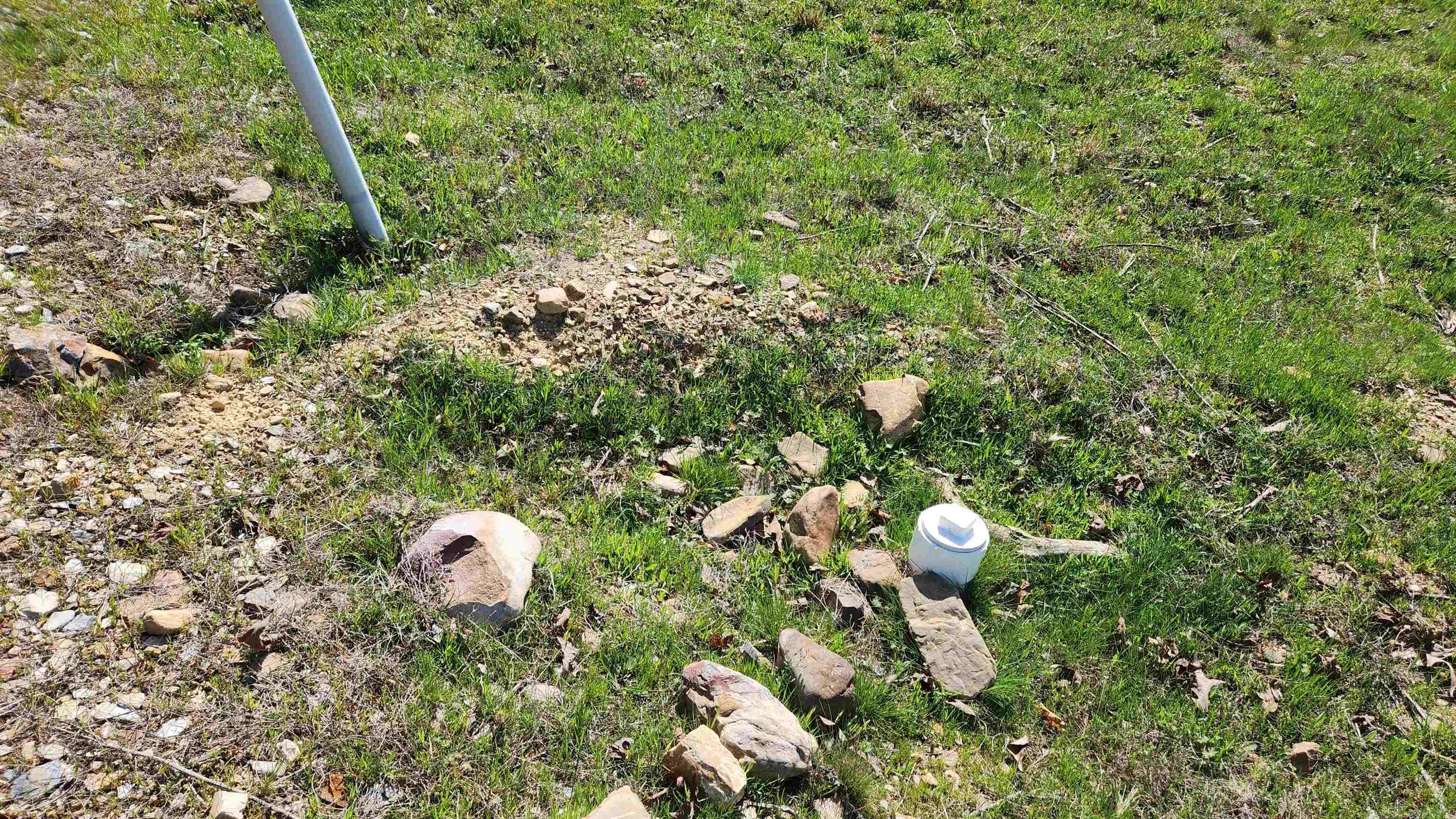 REVAS RETREAT - Land