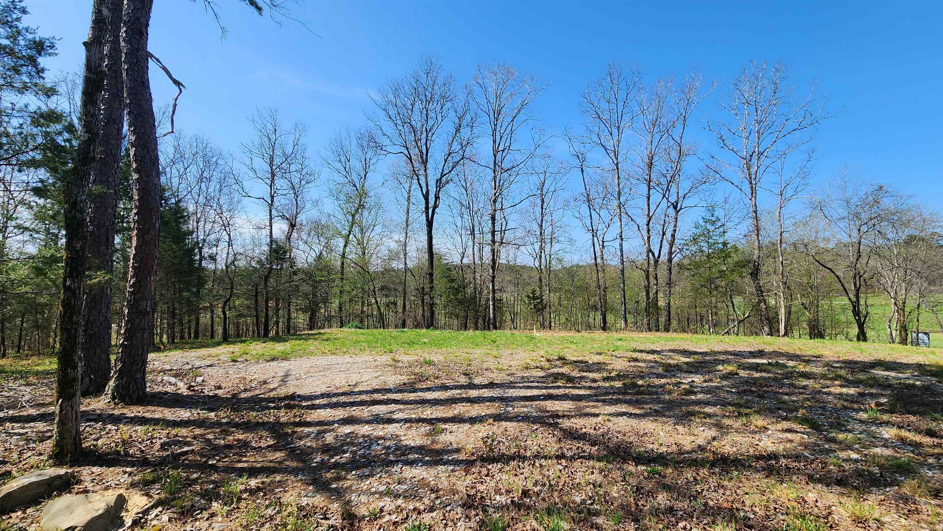 REVAS RETREAT - Land