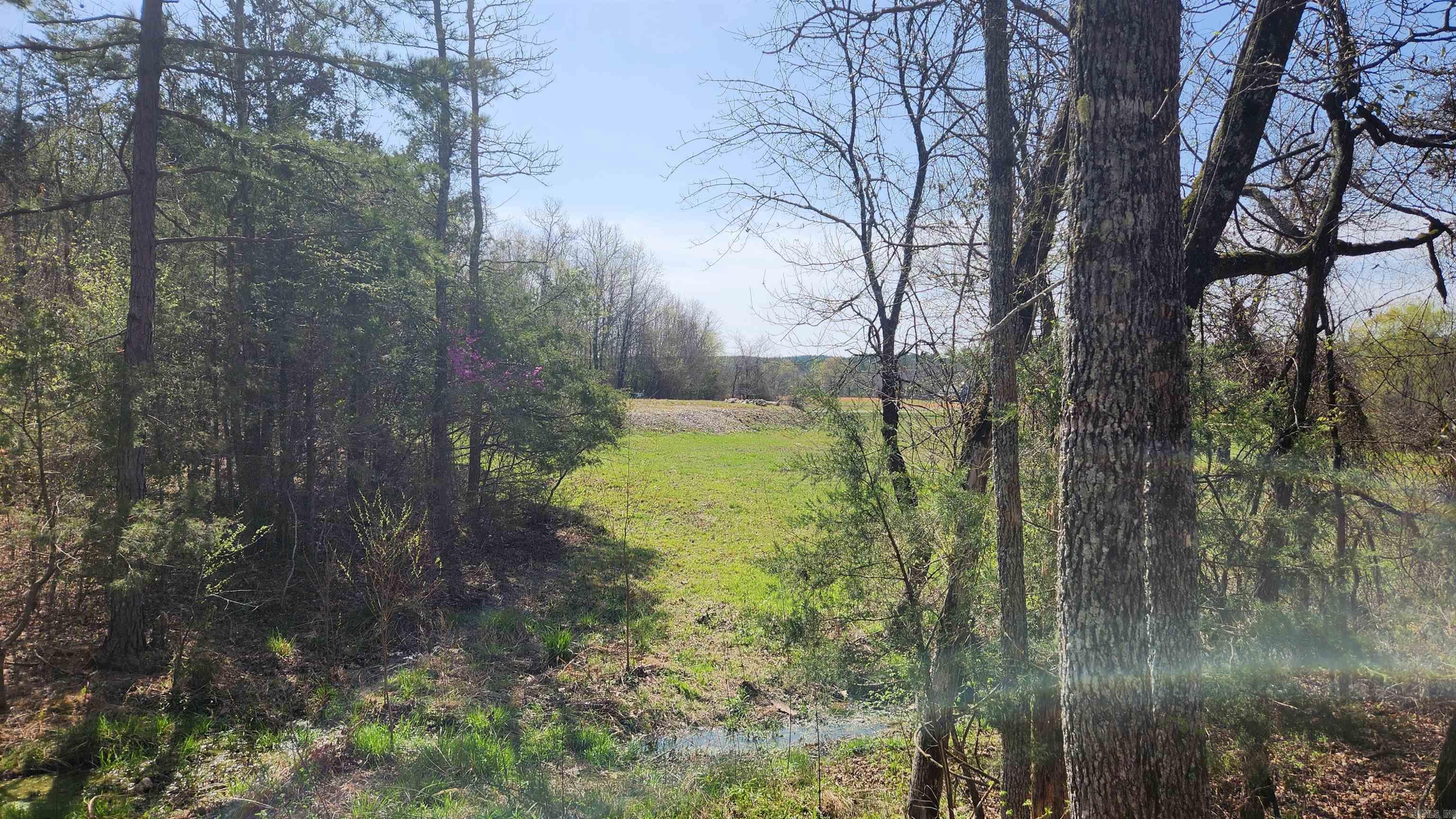 REVAS RETREAT - Land