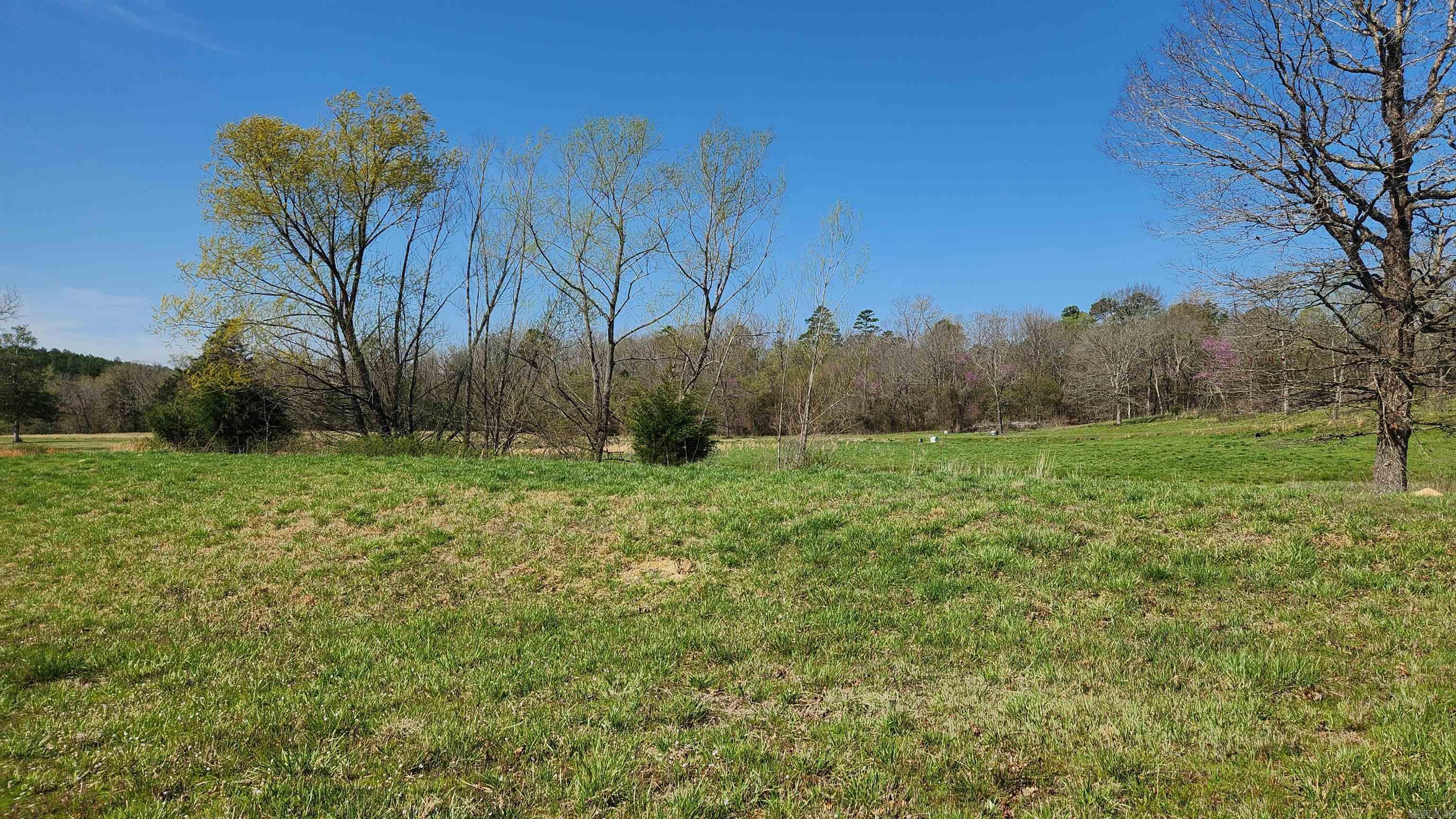 REVAS RETREAT - Land