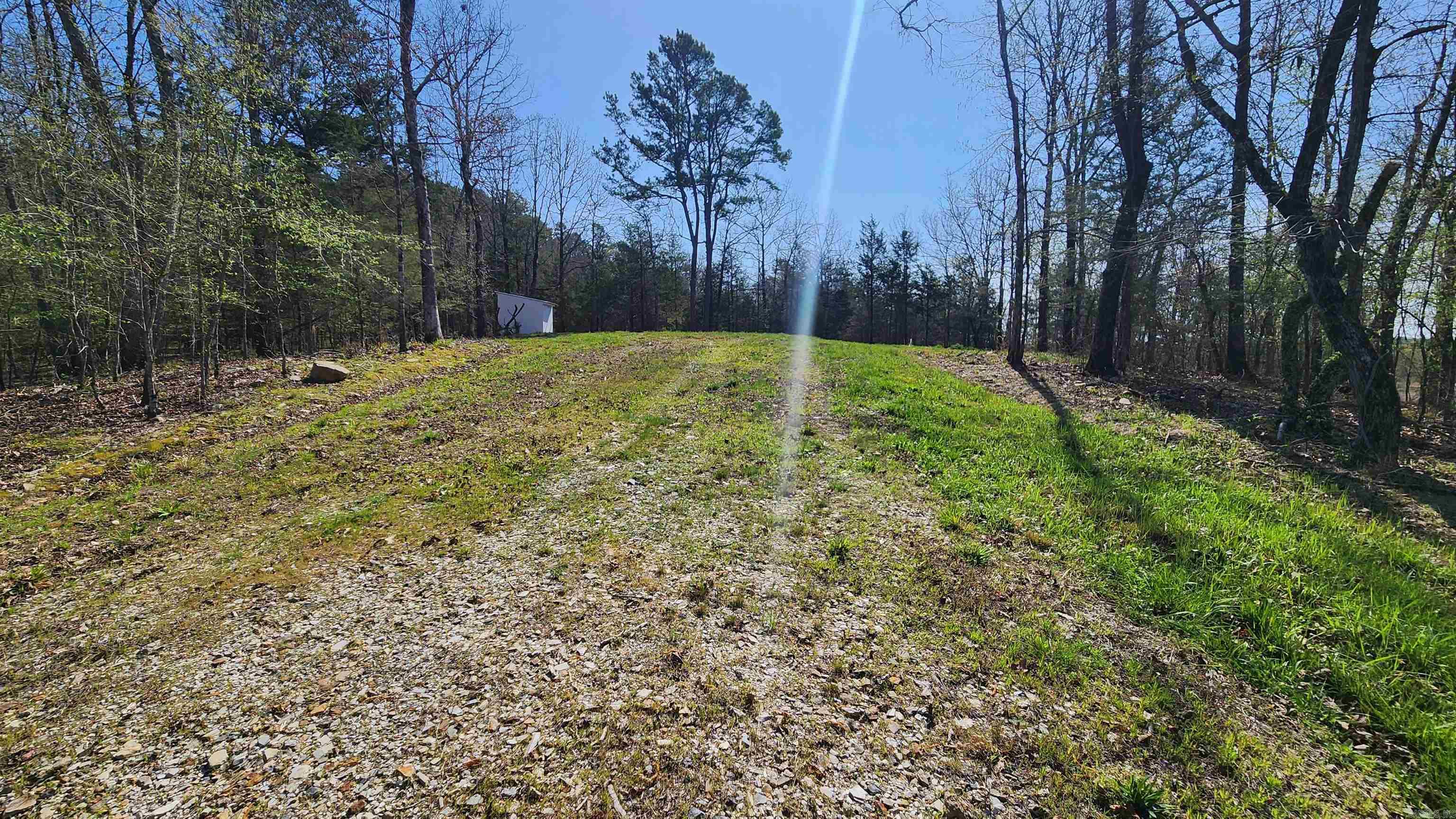 REVAS RETREAT - Land