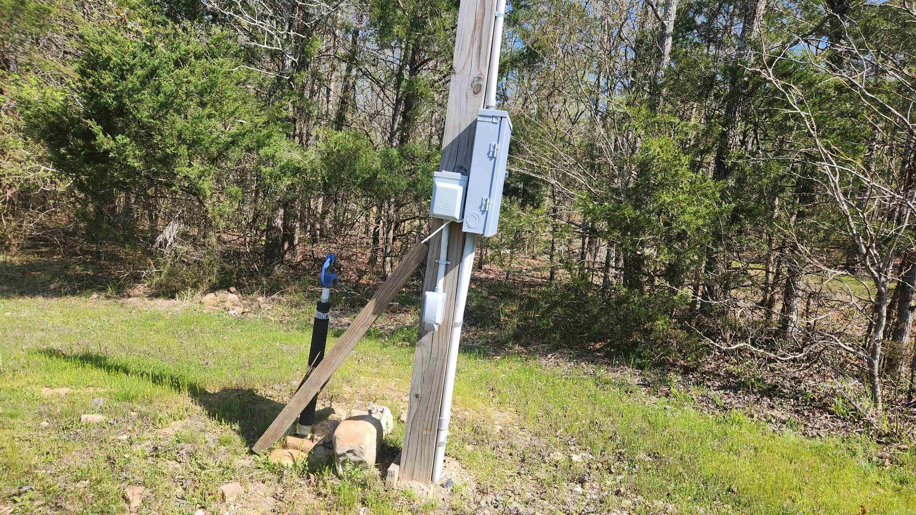 REVAS RETREAT - Land