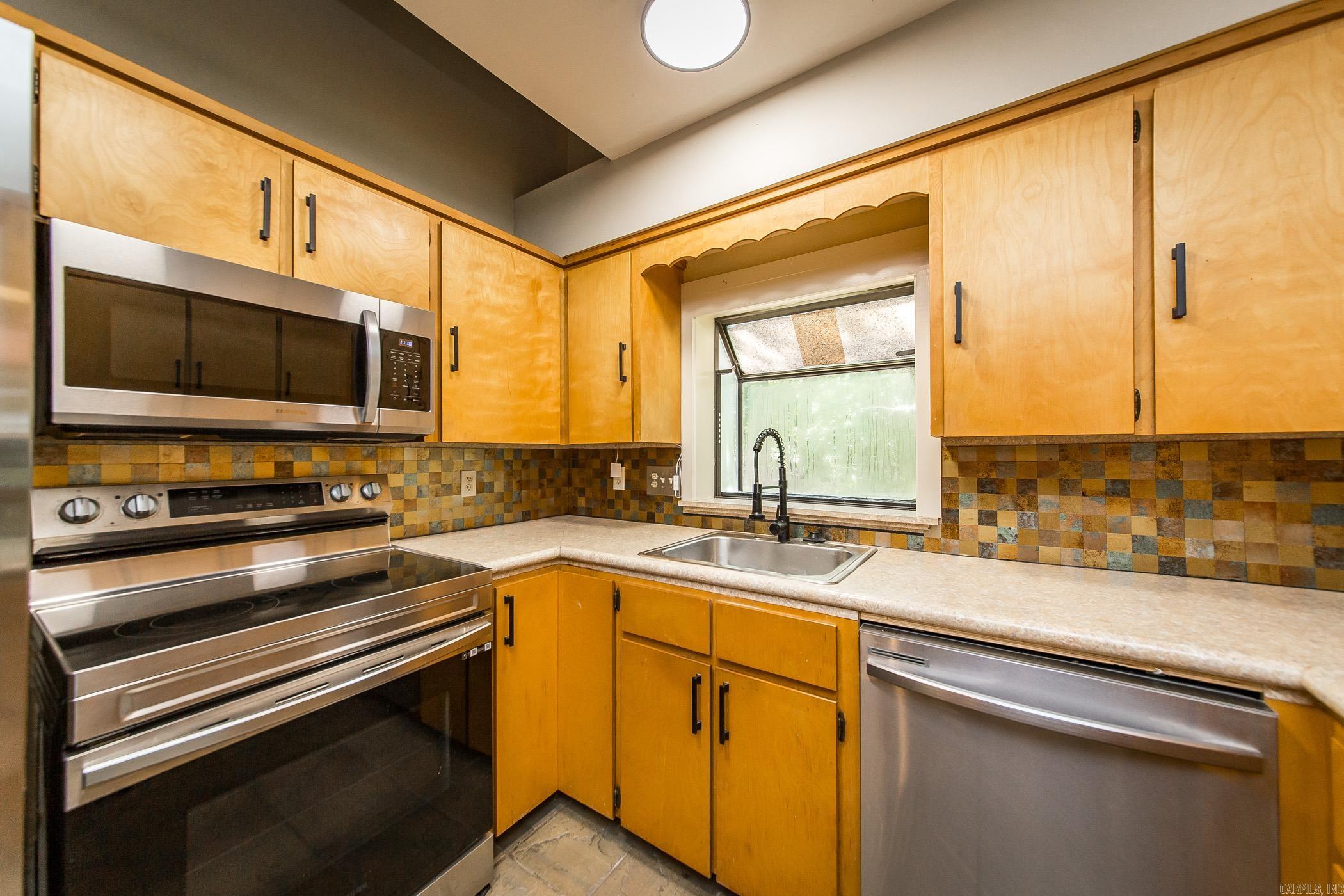 INDIAN HILLS - Residential