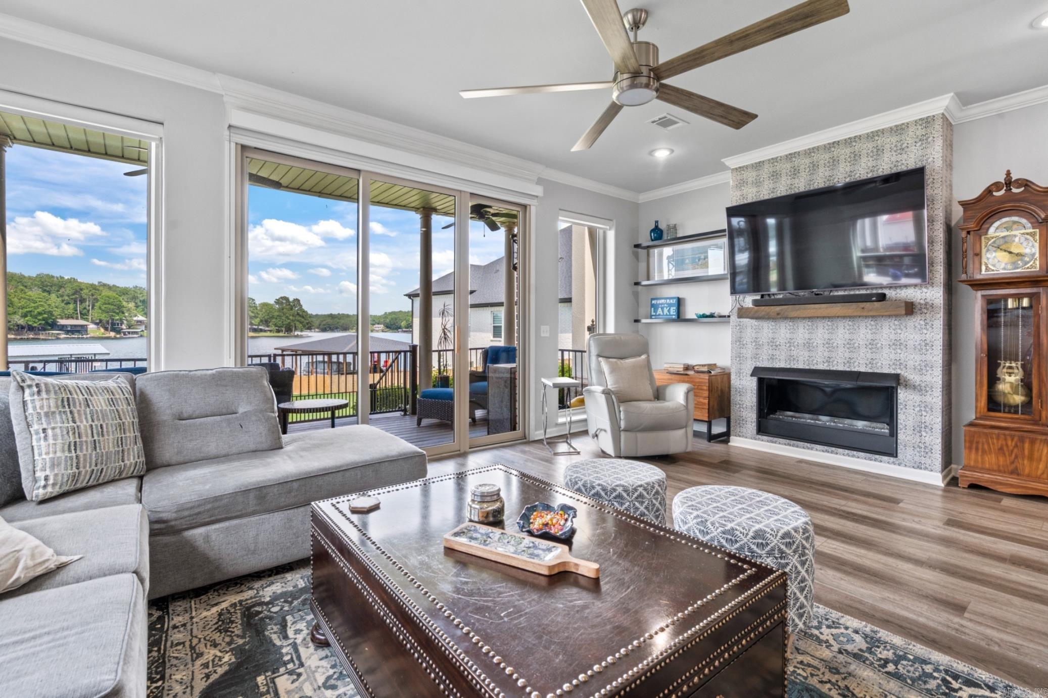MAJESTIC LAKE VILLAGE TOWNHOMES - Residential