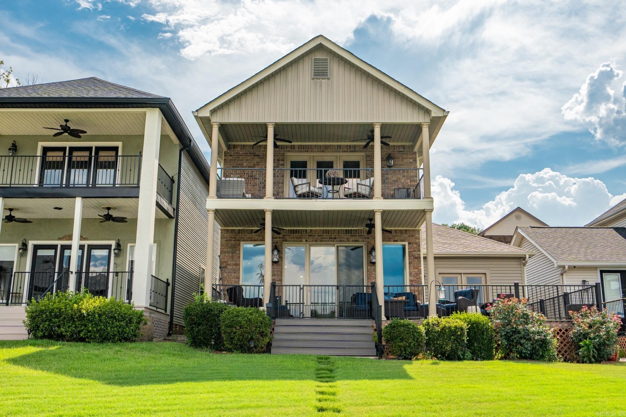 MAJESTIC LAKE VILLAGE TOWNHOMES - Residential