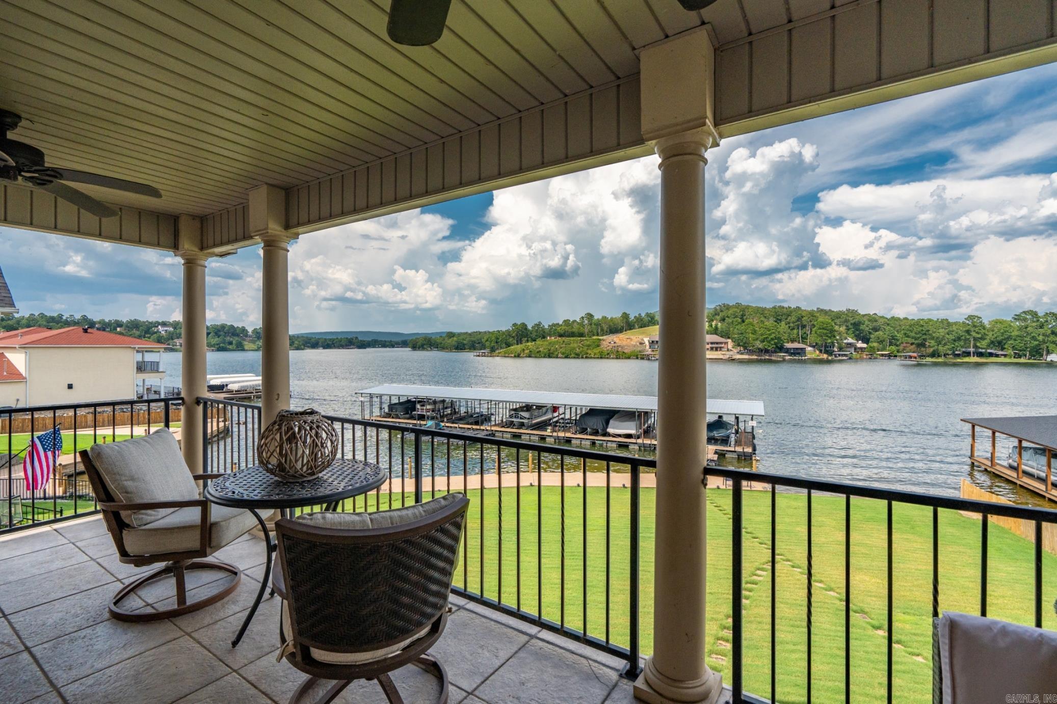 MAJESTIC LAKE VILLAGE TOWNHOMES - Residential