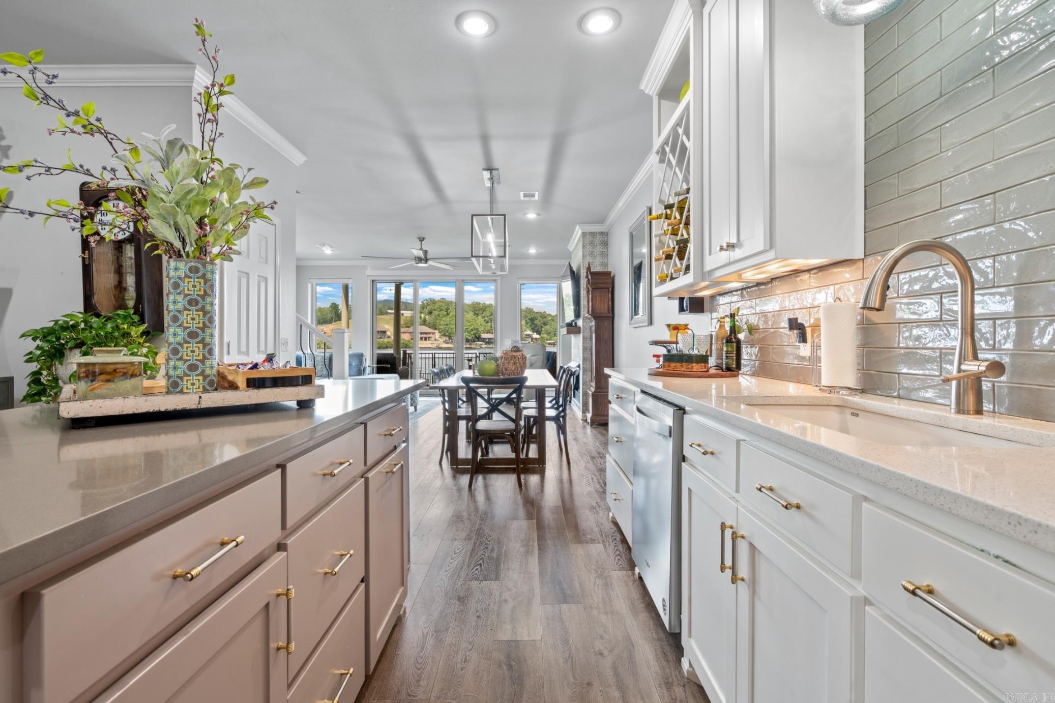 MAJESTIC LAKE VILLAGE TOWNHOMES - Residential