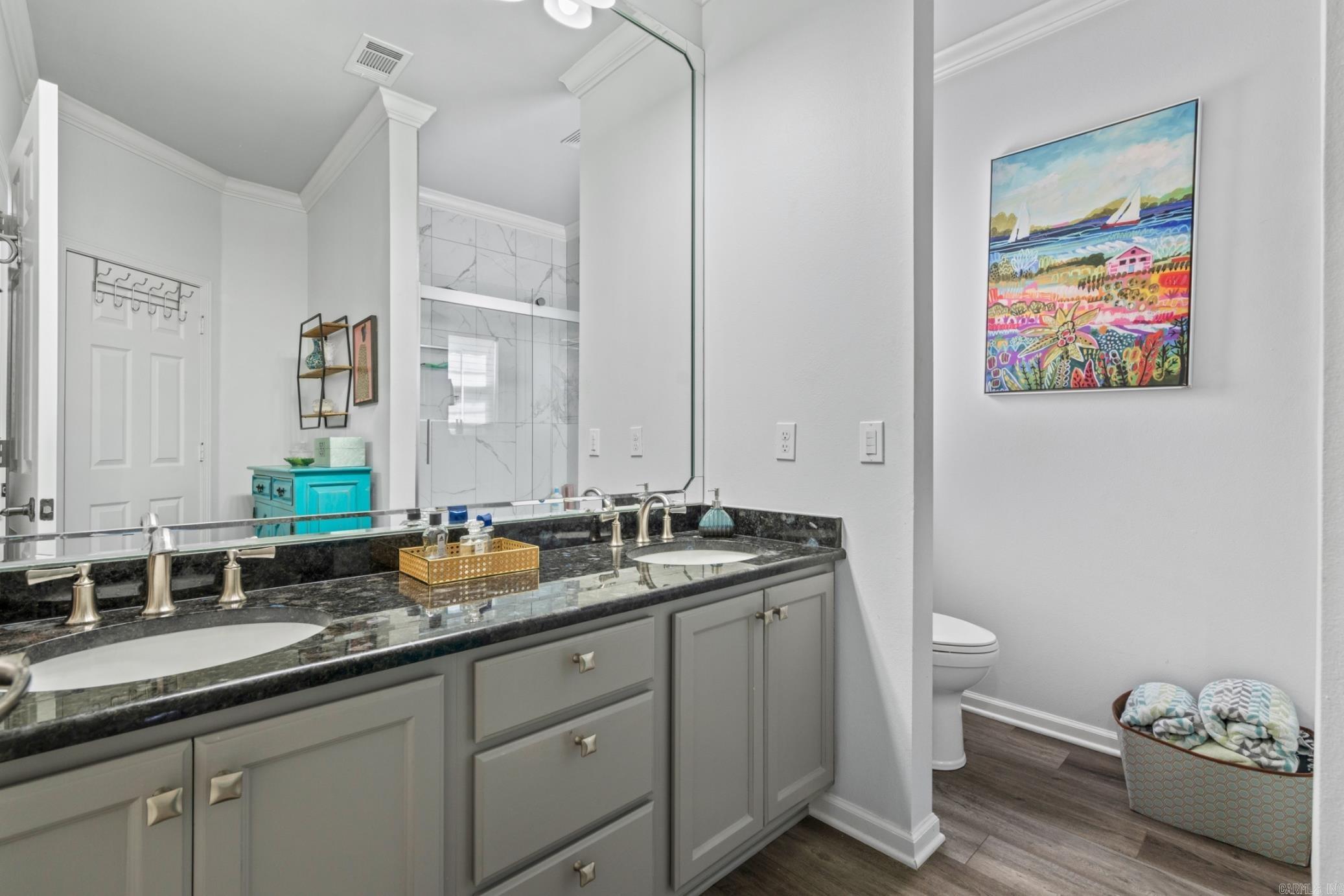 MAJESTIC LAKE VILLAGE TOWNHOMES - Residential