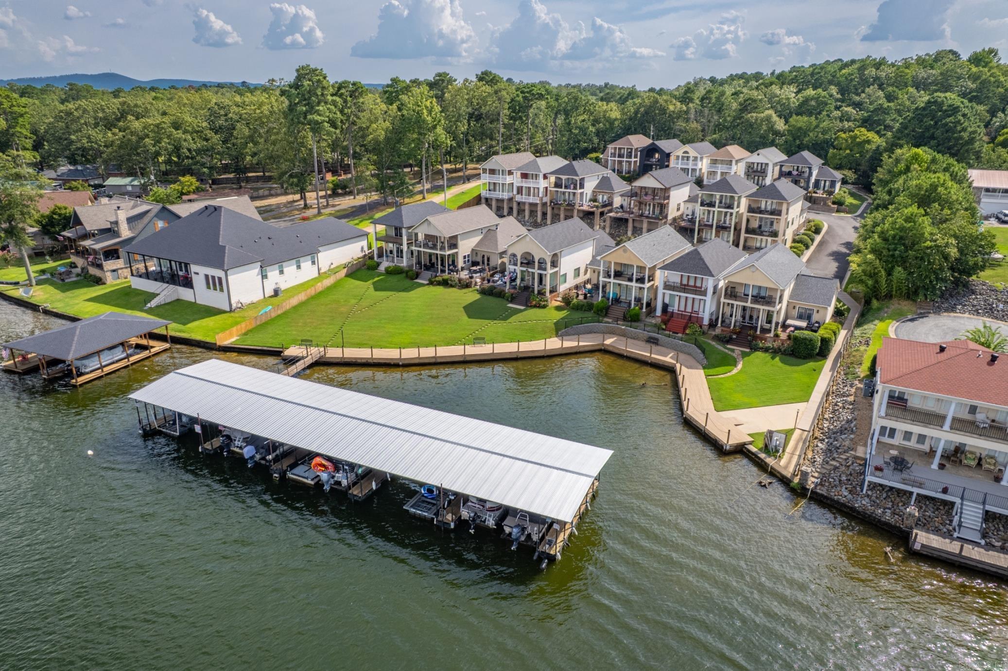 MAJESTIC LAKE VILLAGE TOWNHOMES - Residential