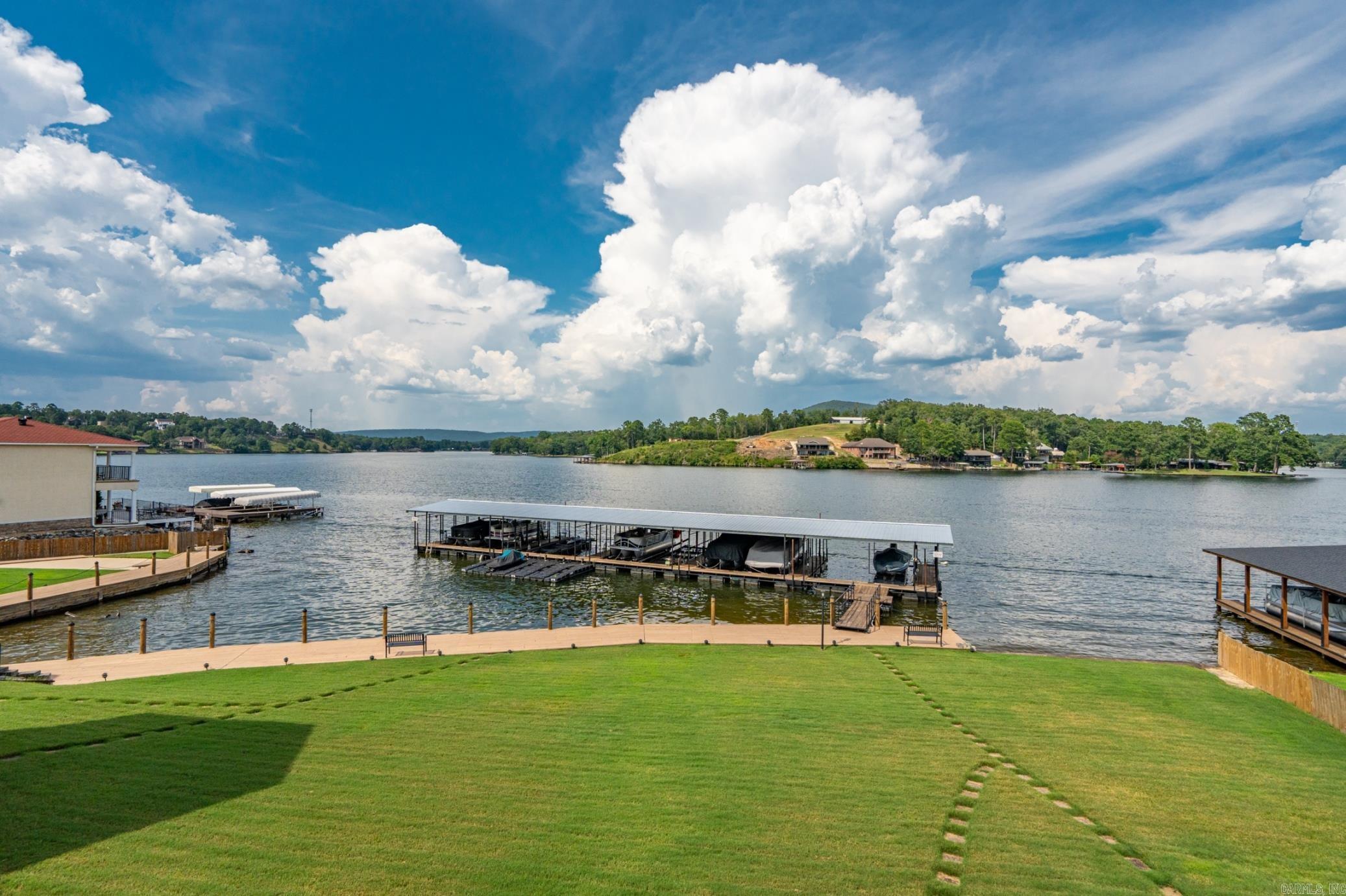 MAJESTIC LAKE VILLAGE TOWNHOMES - Residential