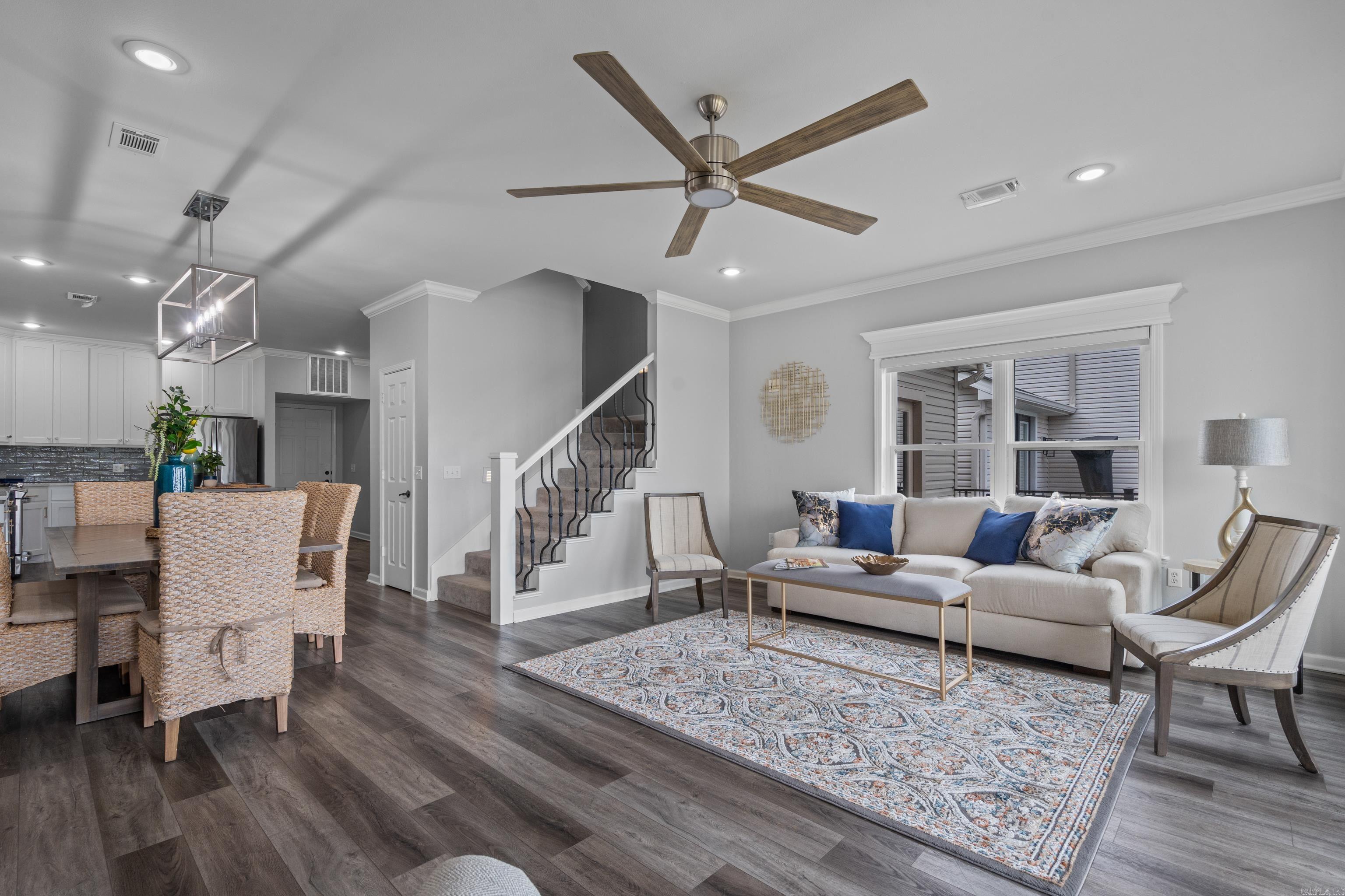 MAJESTIC LAKE VILLAGE TOWNHOMES - Residential