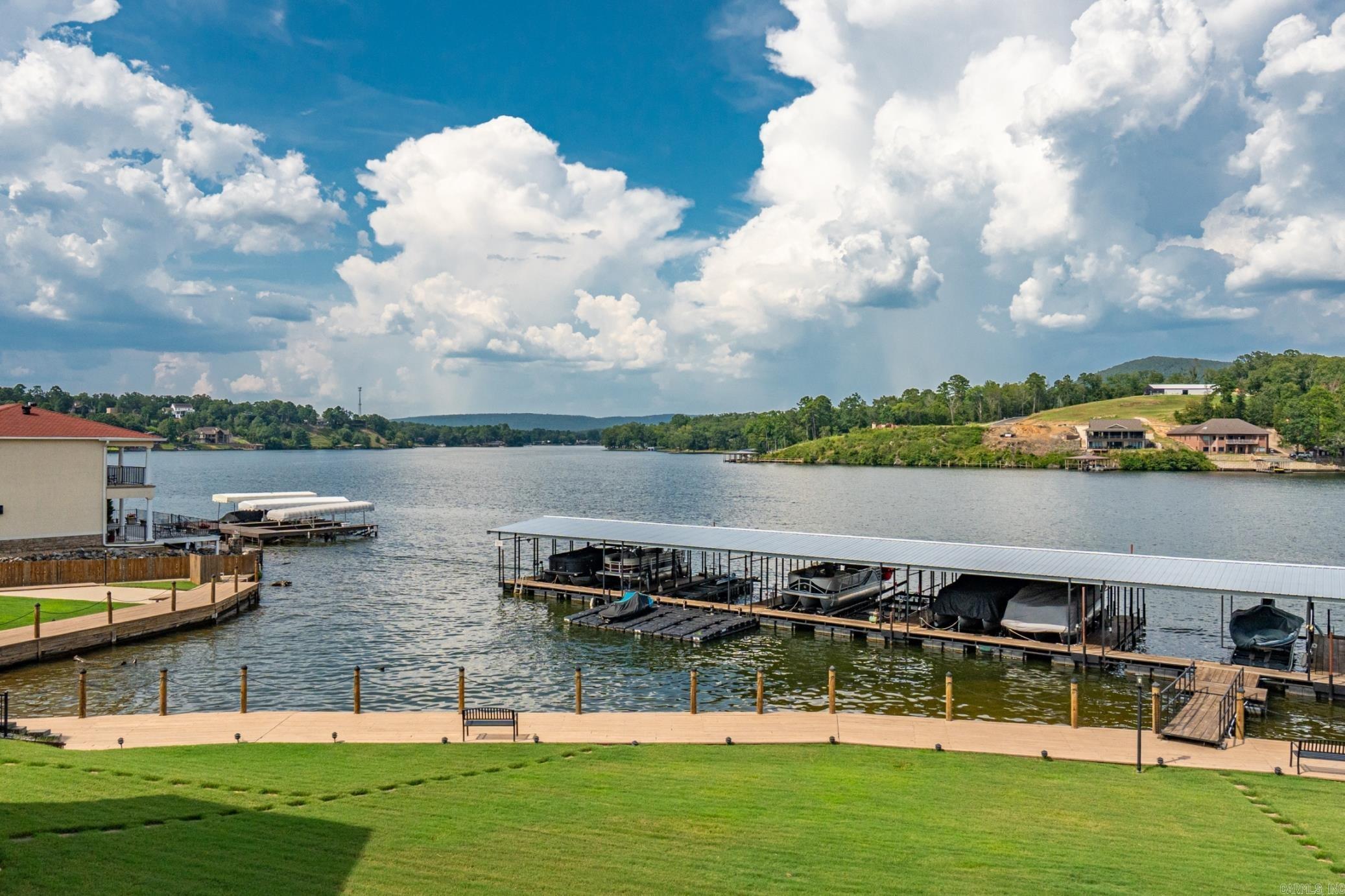 MAJESTIC LAKE VILLAGE TOWNHOMES - Residential