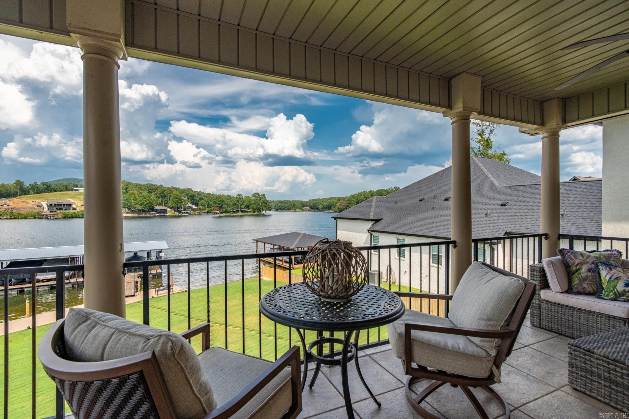 MAJESTIC LAKE VILLAGE TOWNHOMES - Residential