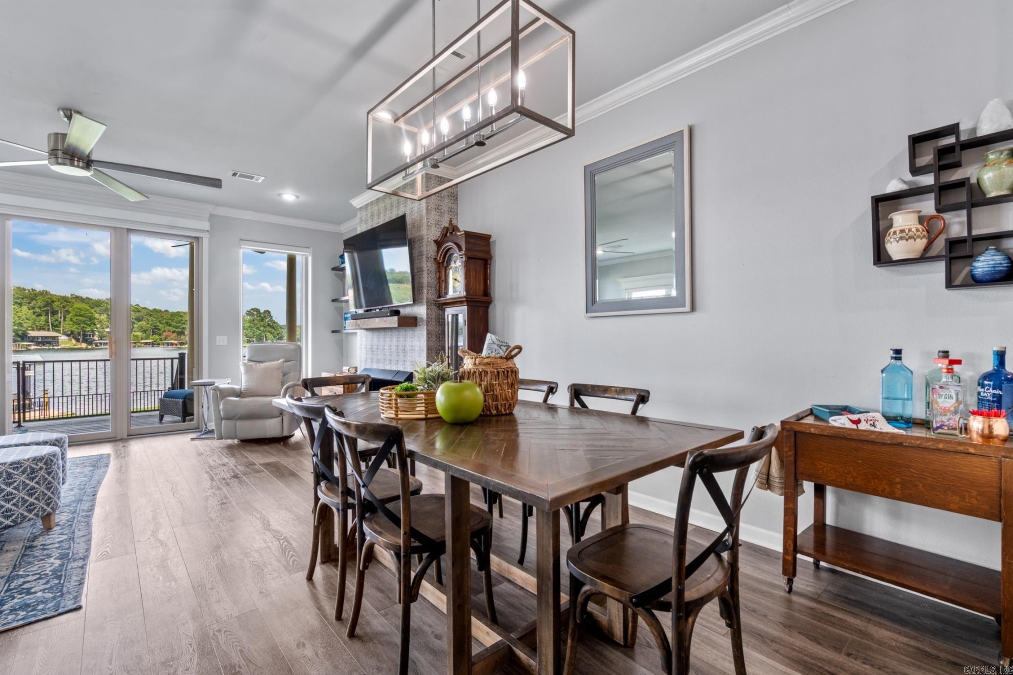 MAJESTIC LAKE VILLAGE TOWNHOMES - Residential