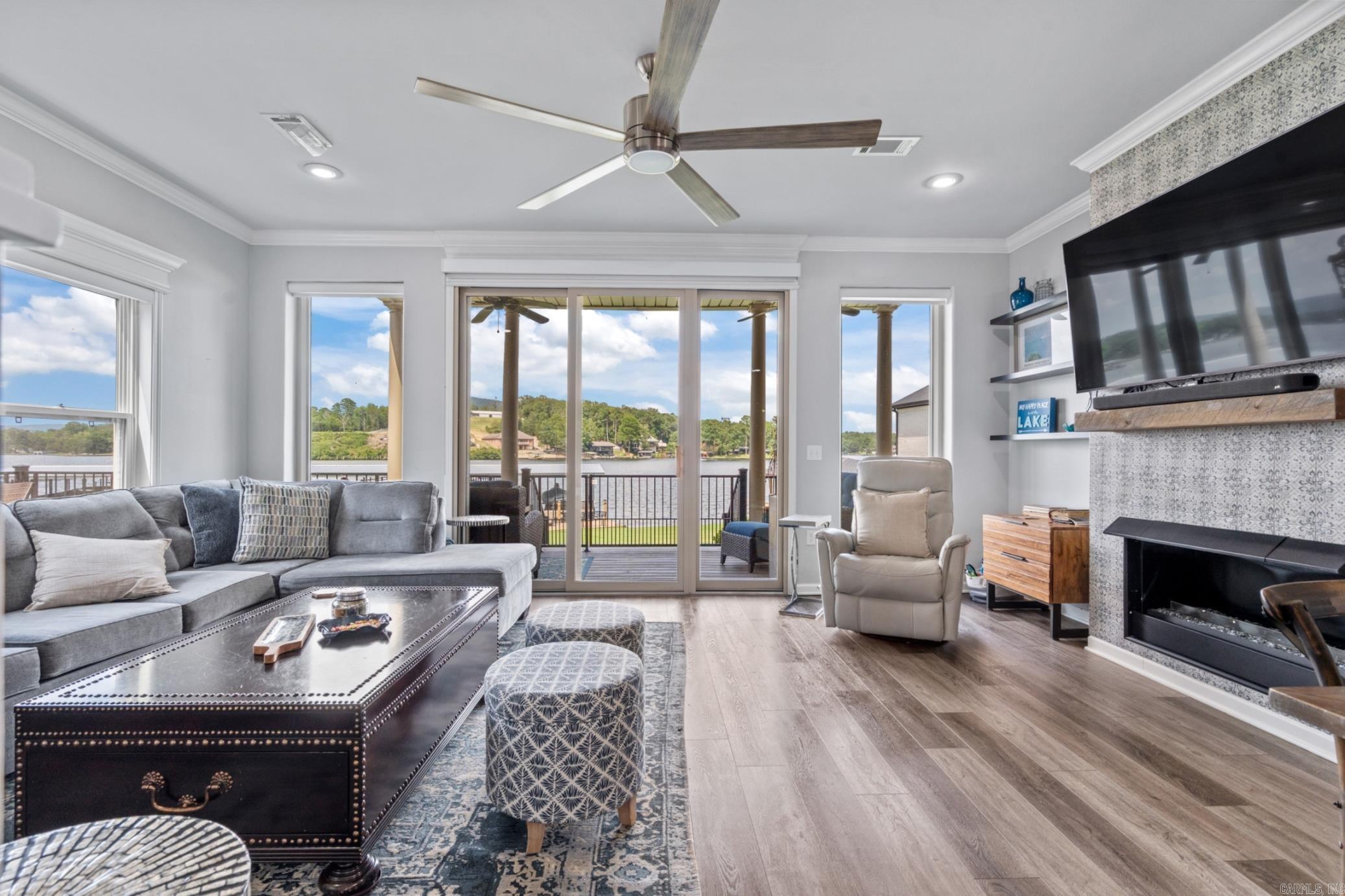 MAJESTIC LAKE VILLAGE TOWNHOMES - Residential