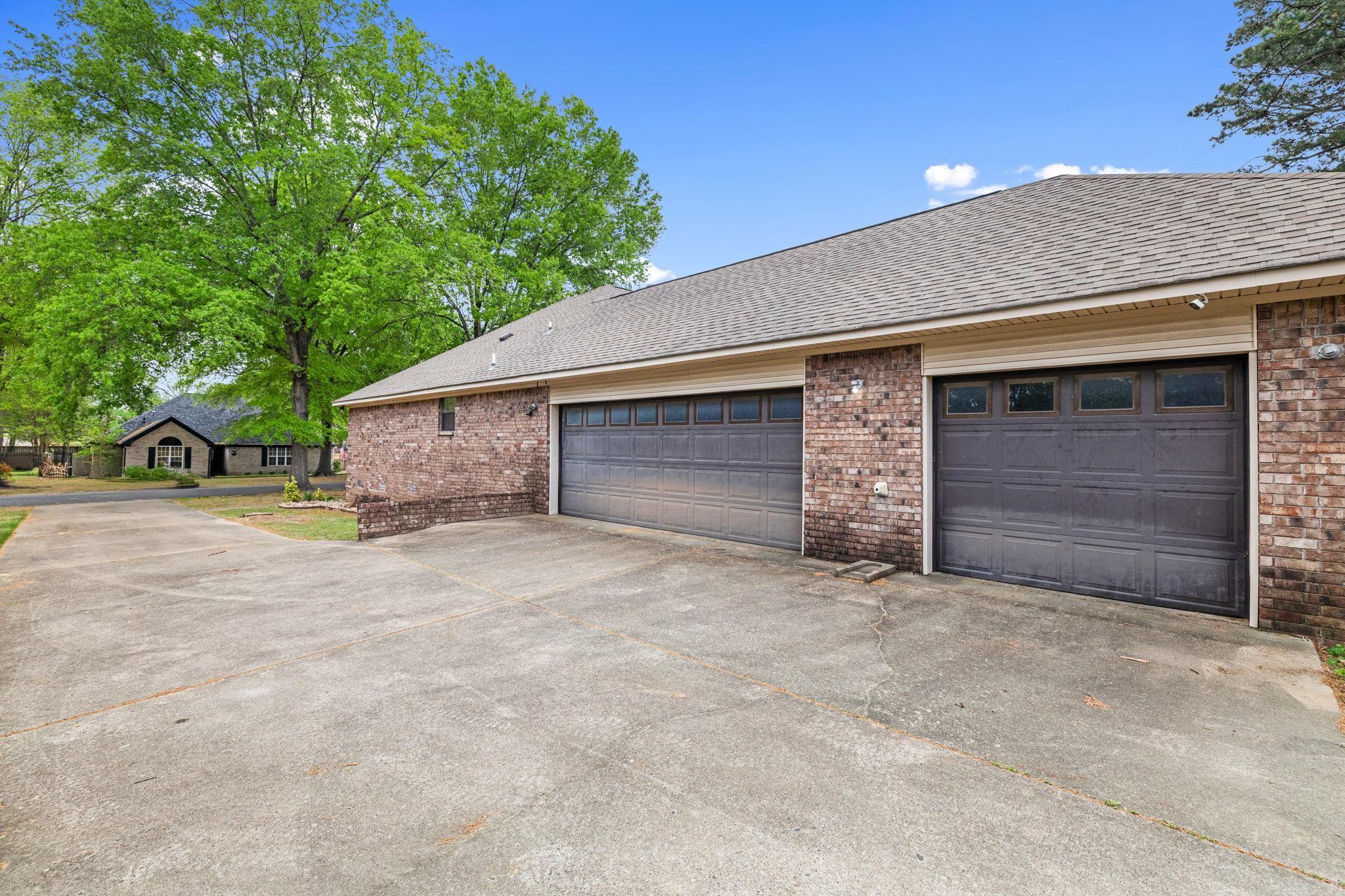 SADDLETOP - Residential