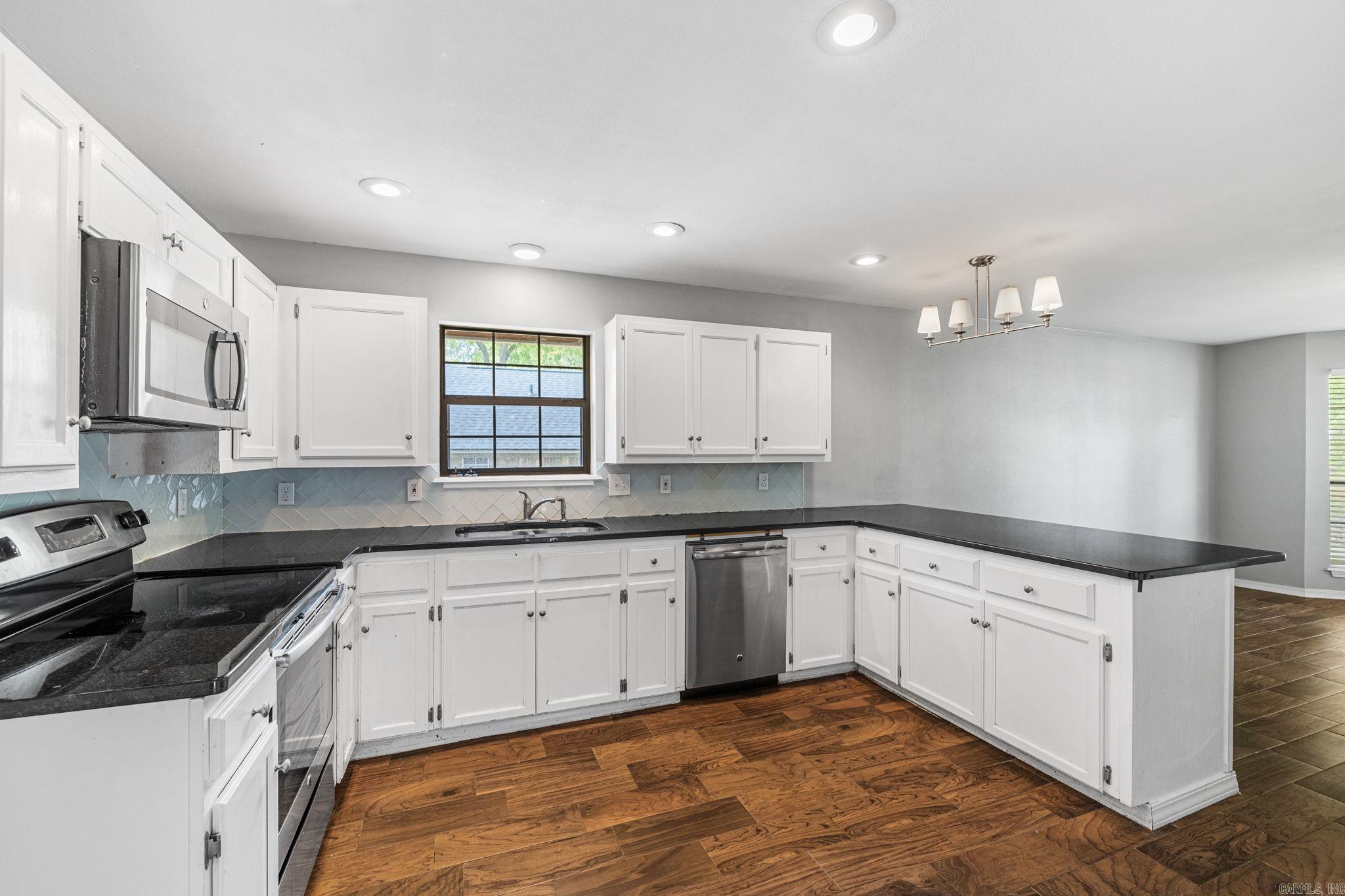 SADDLETOP - Residential