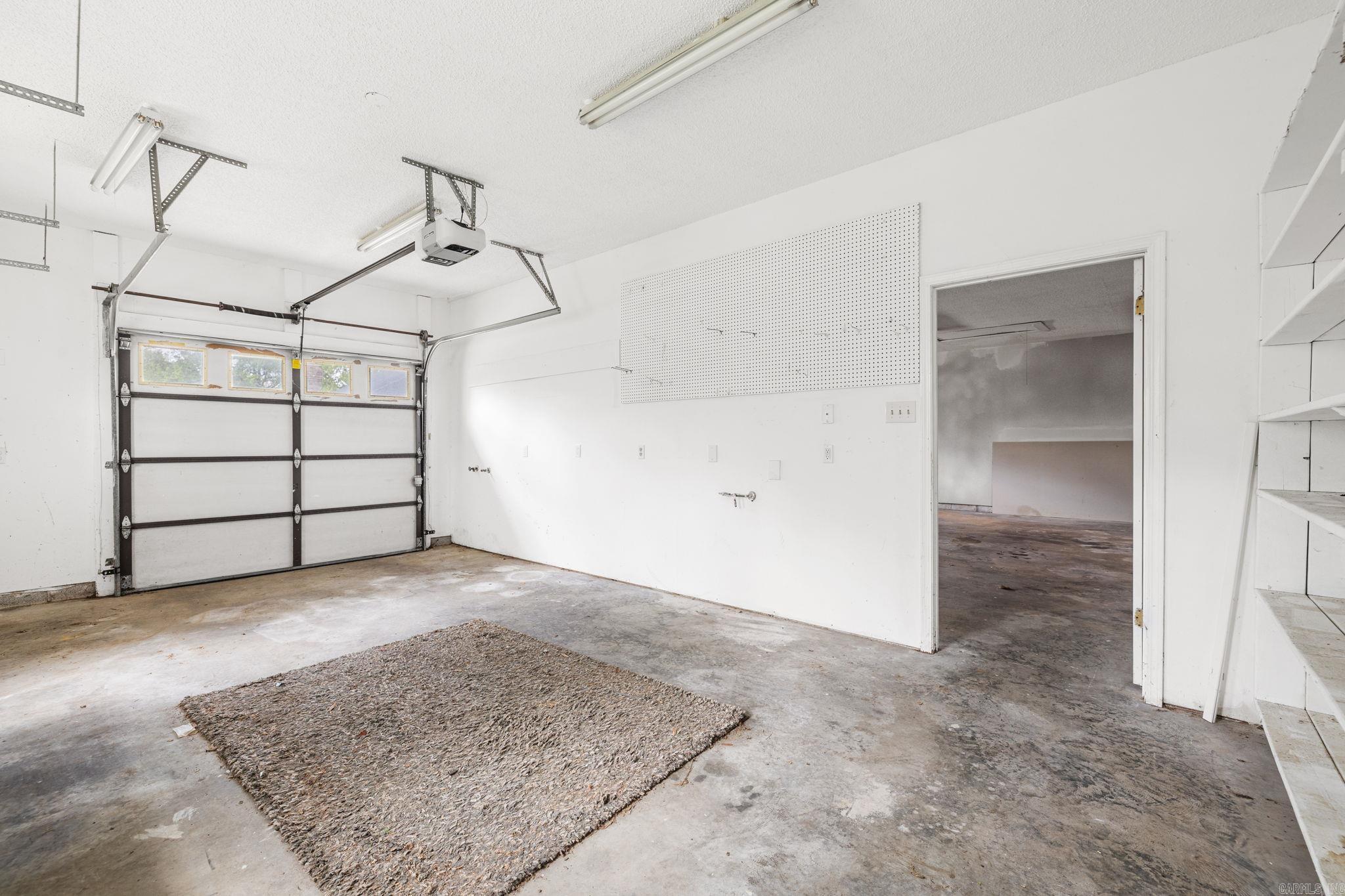 SADDLETOP - Residential