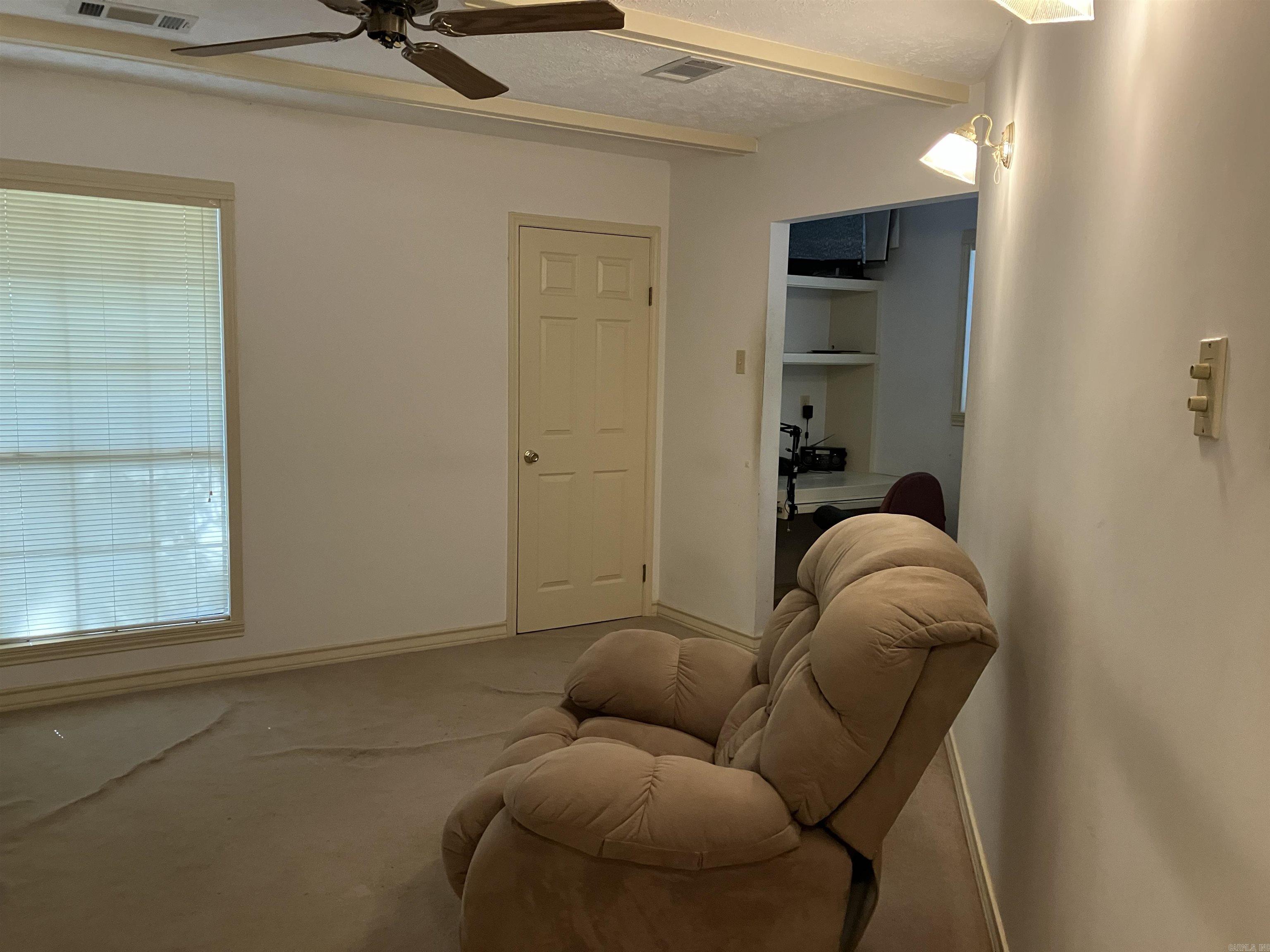 PENCIL BLUFF - Residential